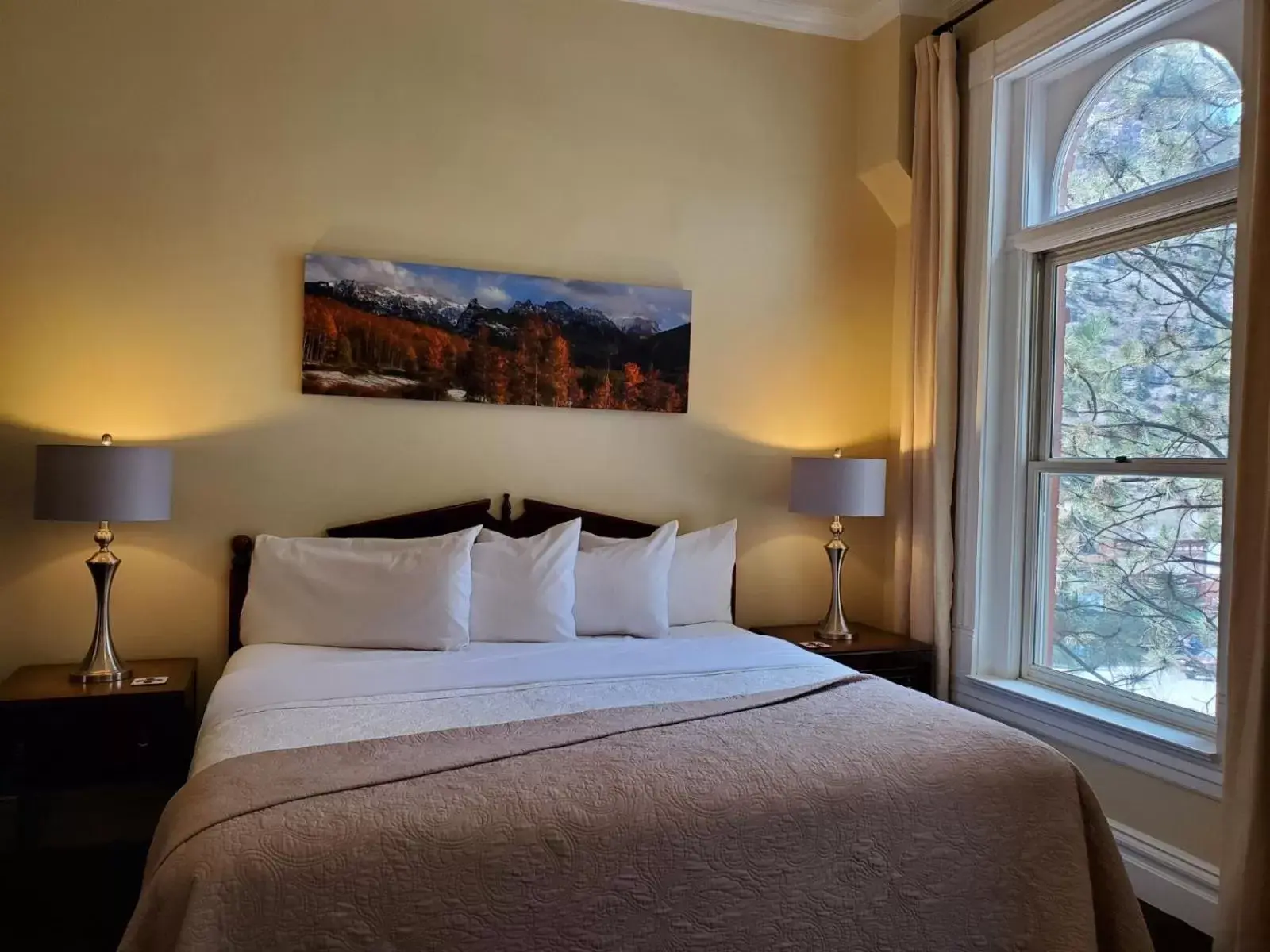 Bedroom, Bed in Hotel Ouray - for 12 years old and over