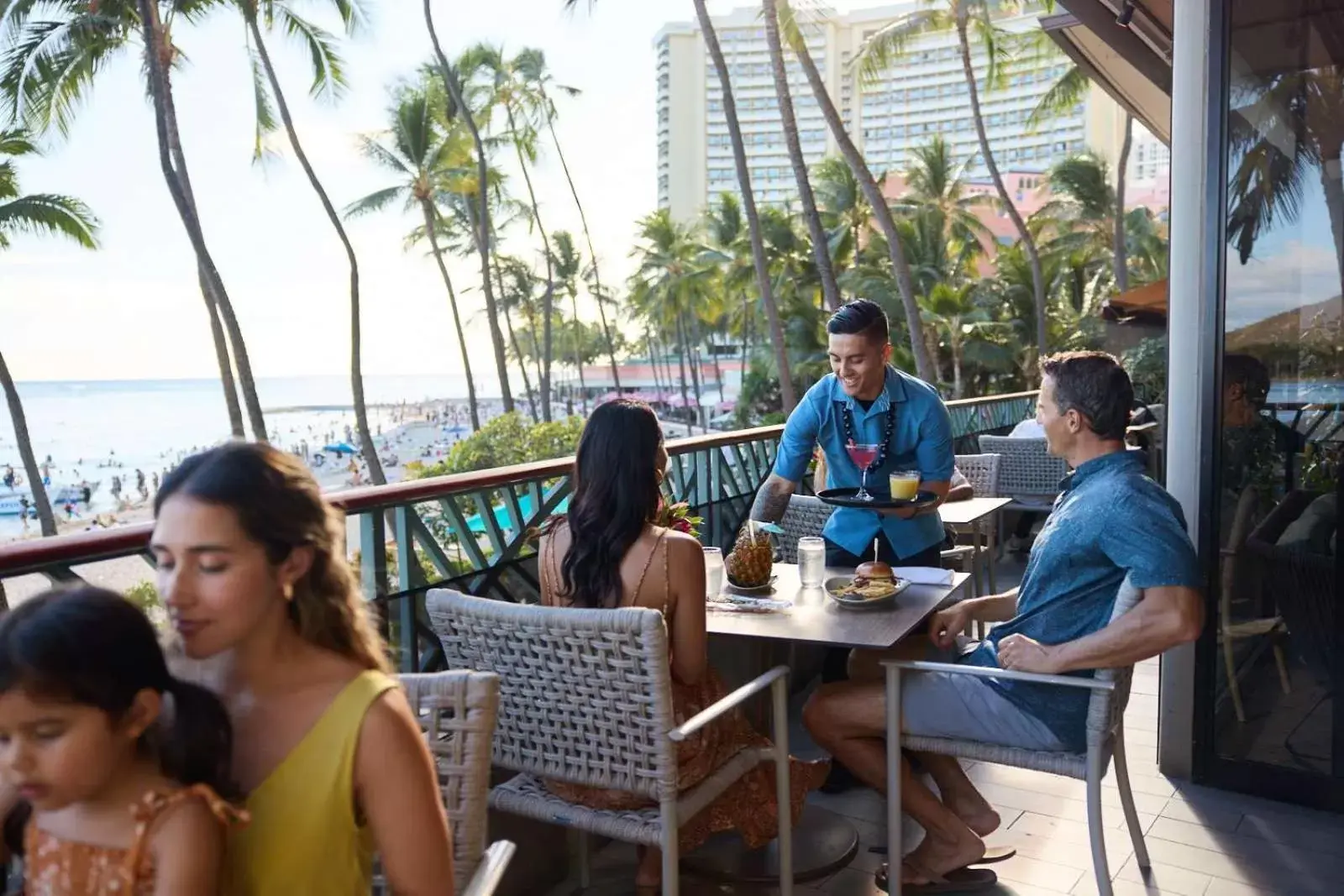 Lounge or bar in OUTRIGGER Waikiki Beach Resort