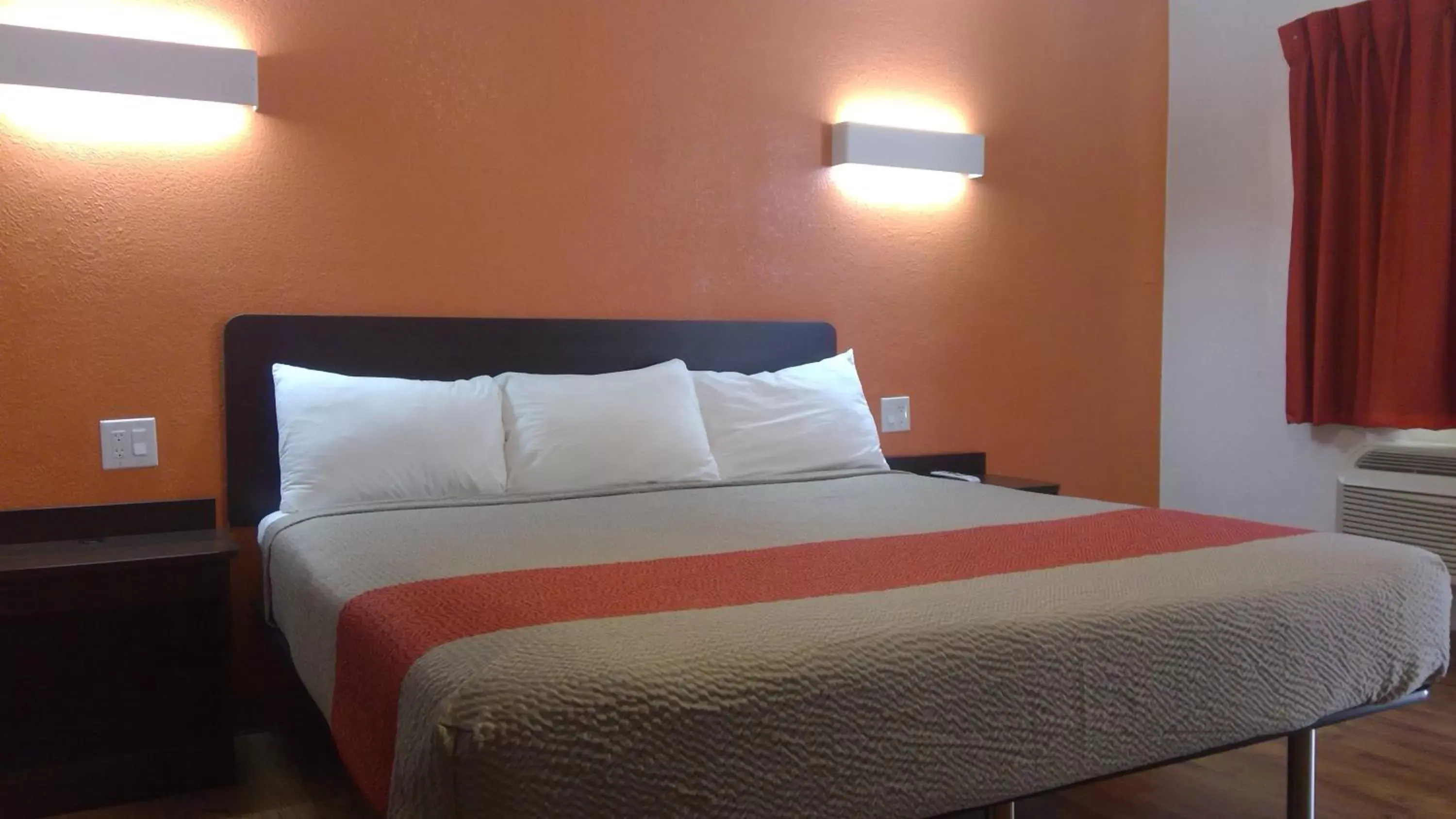 Bed in Motel 6-Clovis, NM