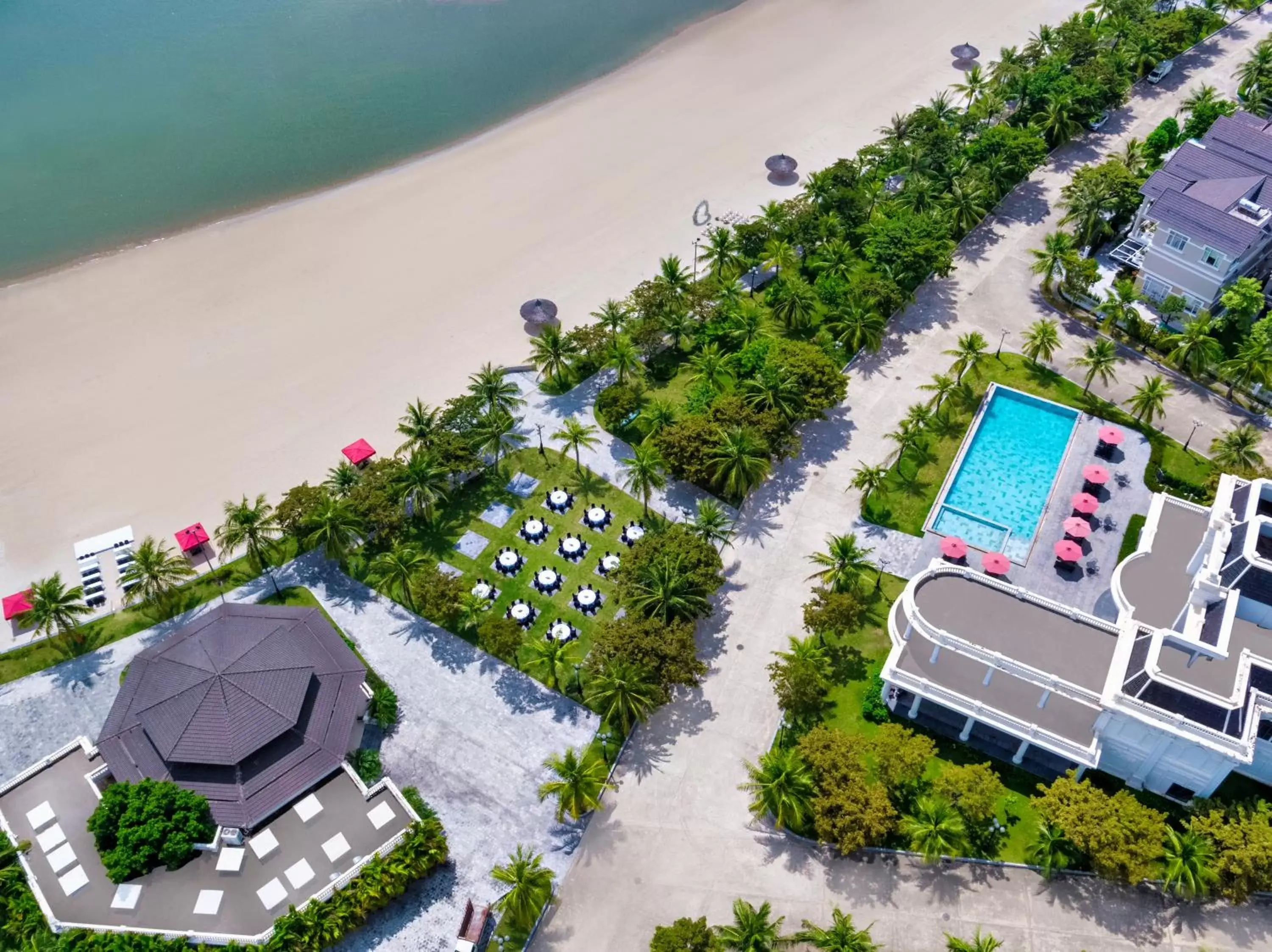 Beach, Bird's-eye View in Paradise Suites Hotel