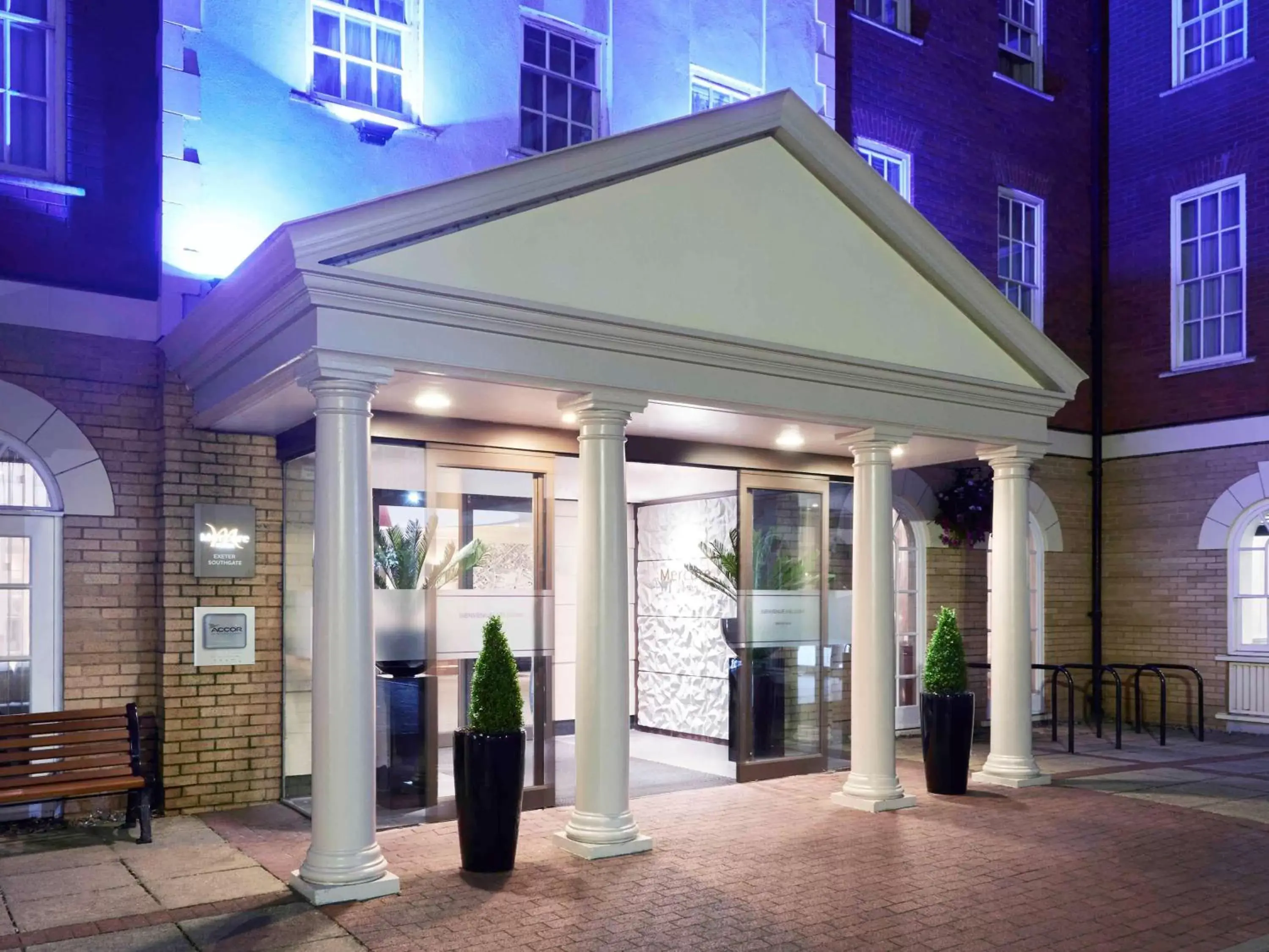 Property building in Mercure Exeter Southgate Hotel