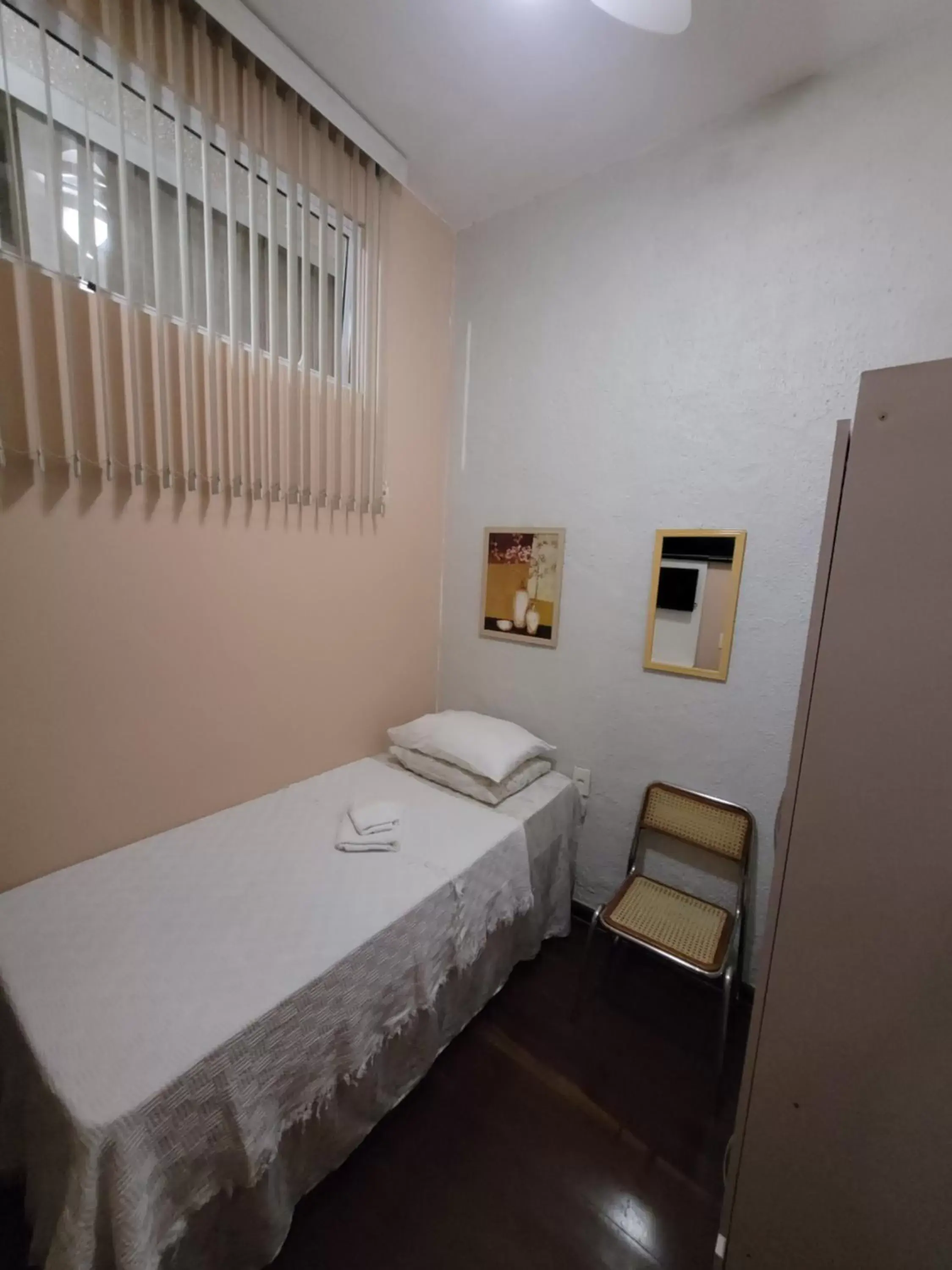 Male Single Room in KzaZendf Cama e Cafe Asa Sul Male Single Room in KzaZendf Cama e Cafe Asa Sul