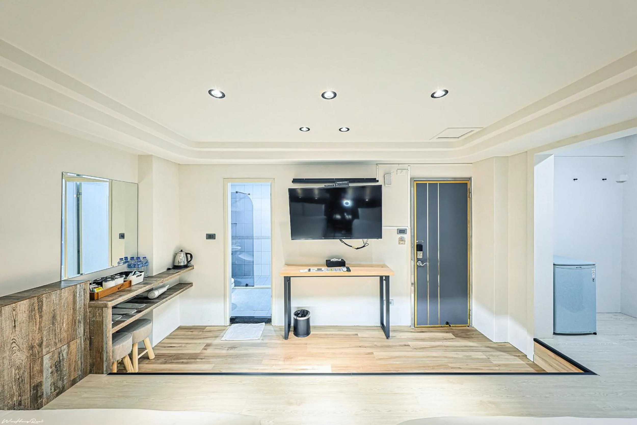 TV and multimedia in 亞馨文旅 近東大門夜市 有免費停車場 可自助入住