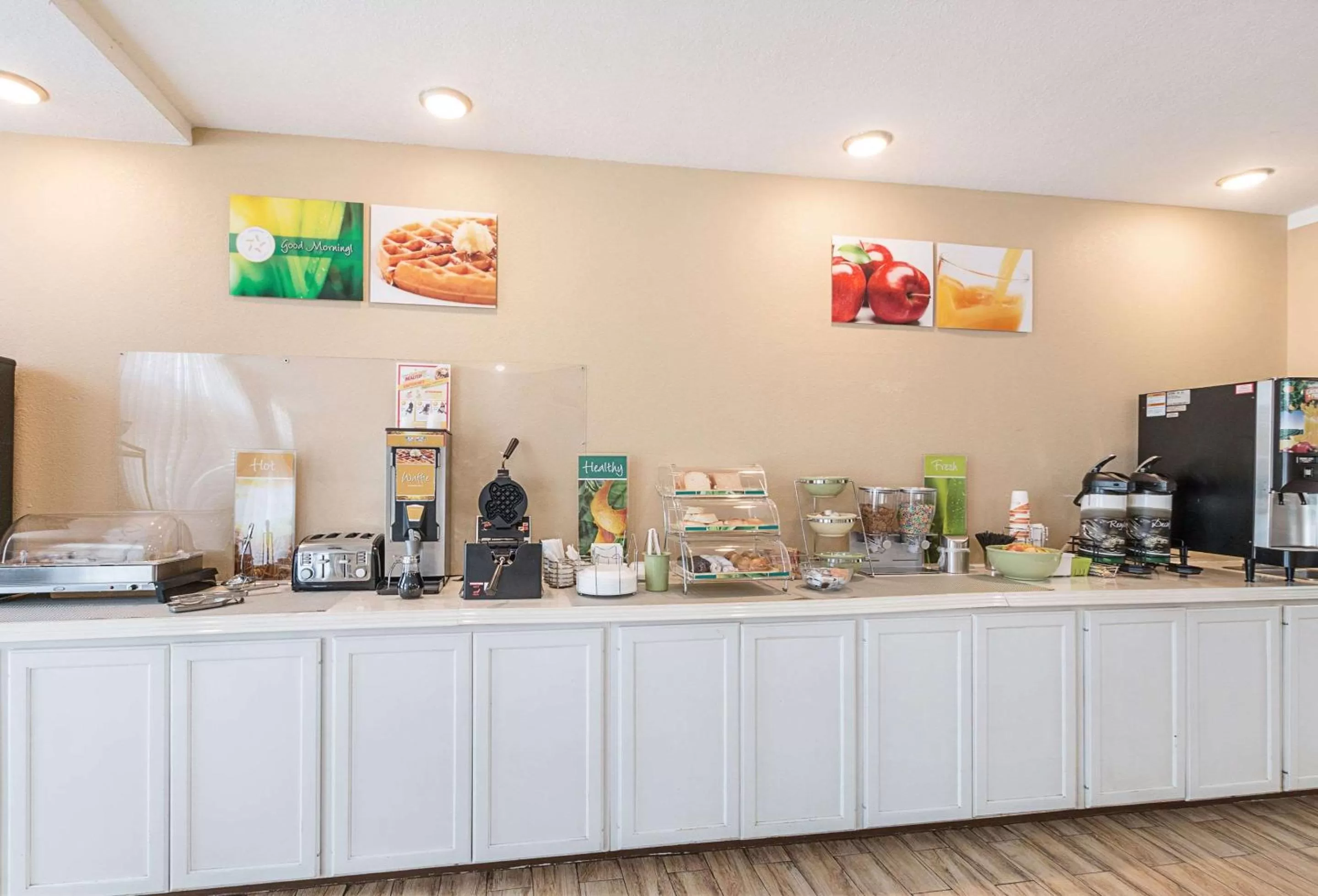 Restaurant/places to eat in Quality Suites Temple I-35