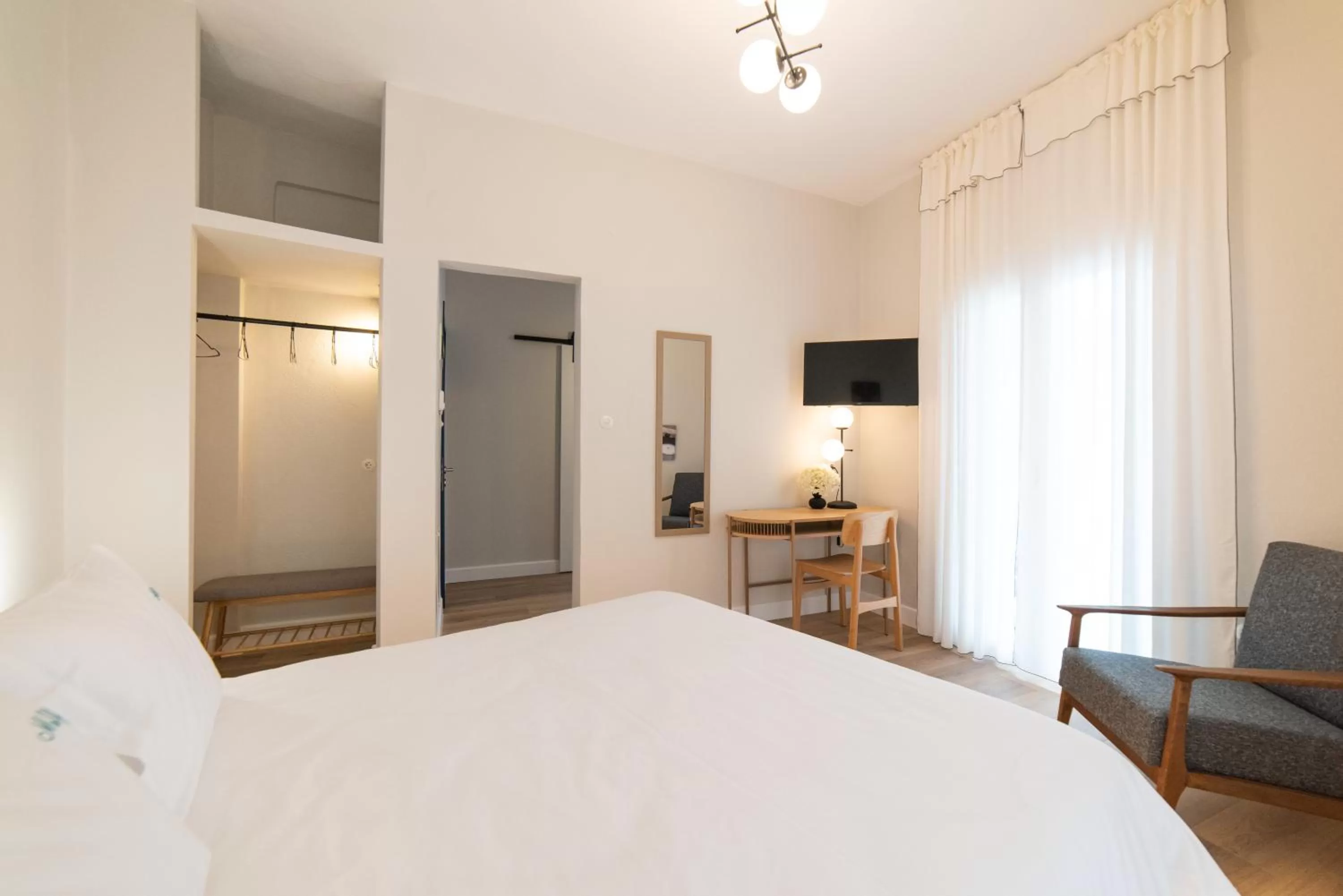 Photo of the whole room, Bed in MeYia studios