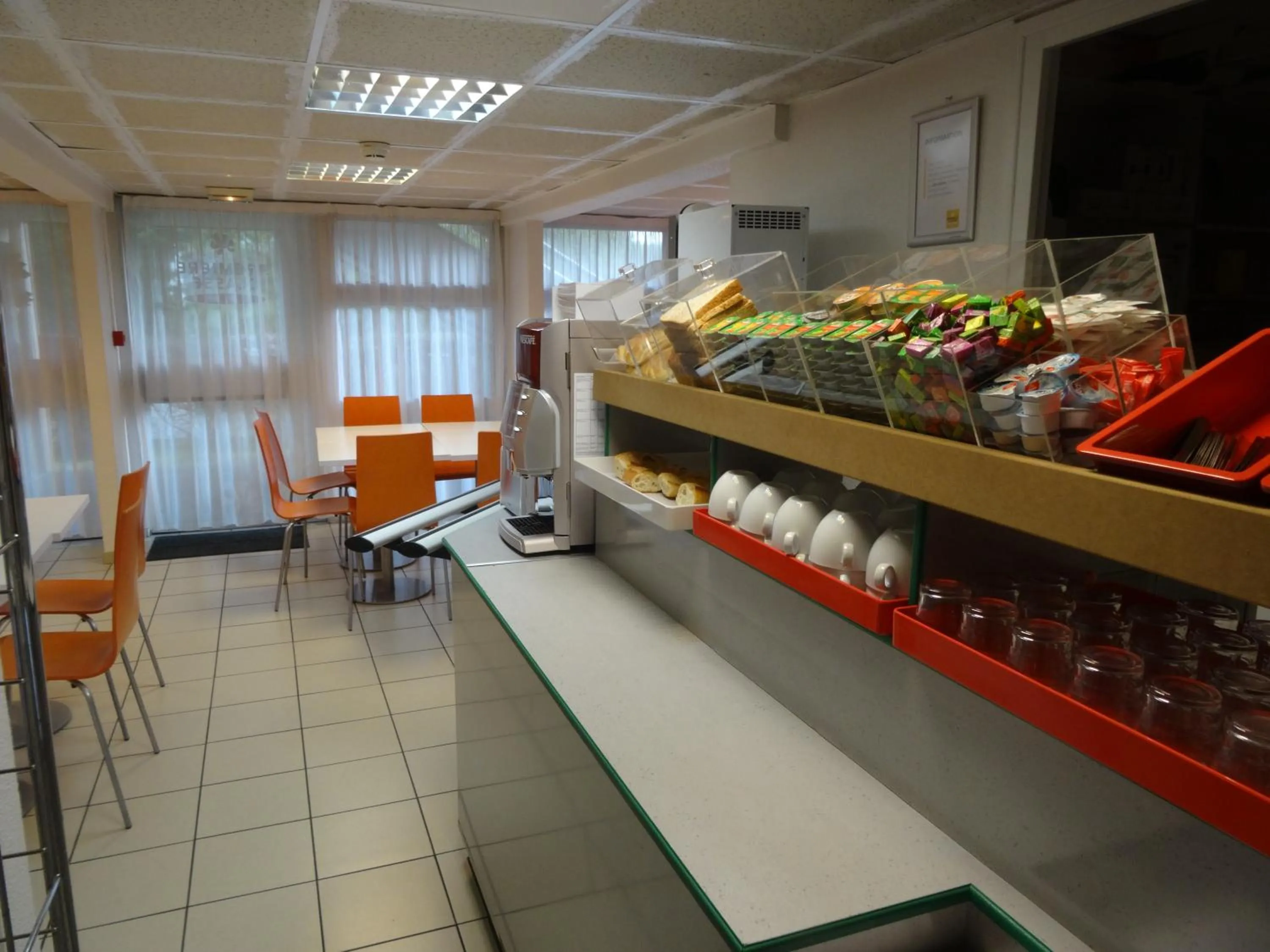 Buffet breakfast in Premiere Classe Lyon Sud - Chasse Sur Rhône