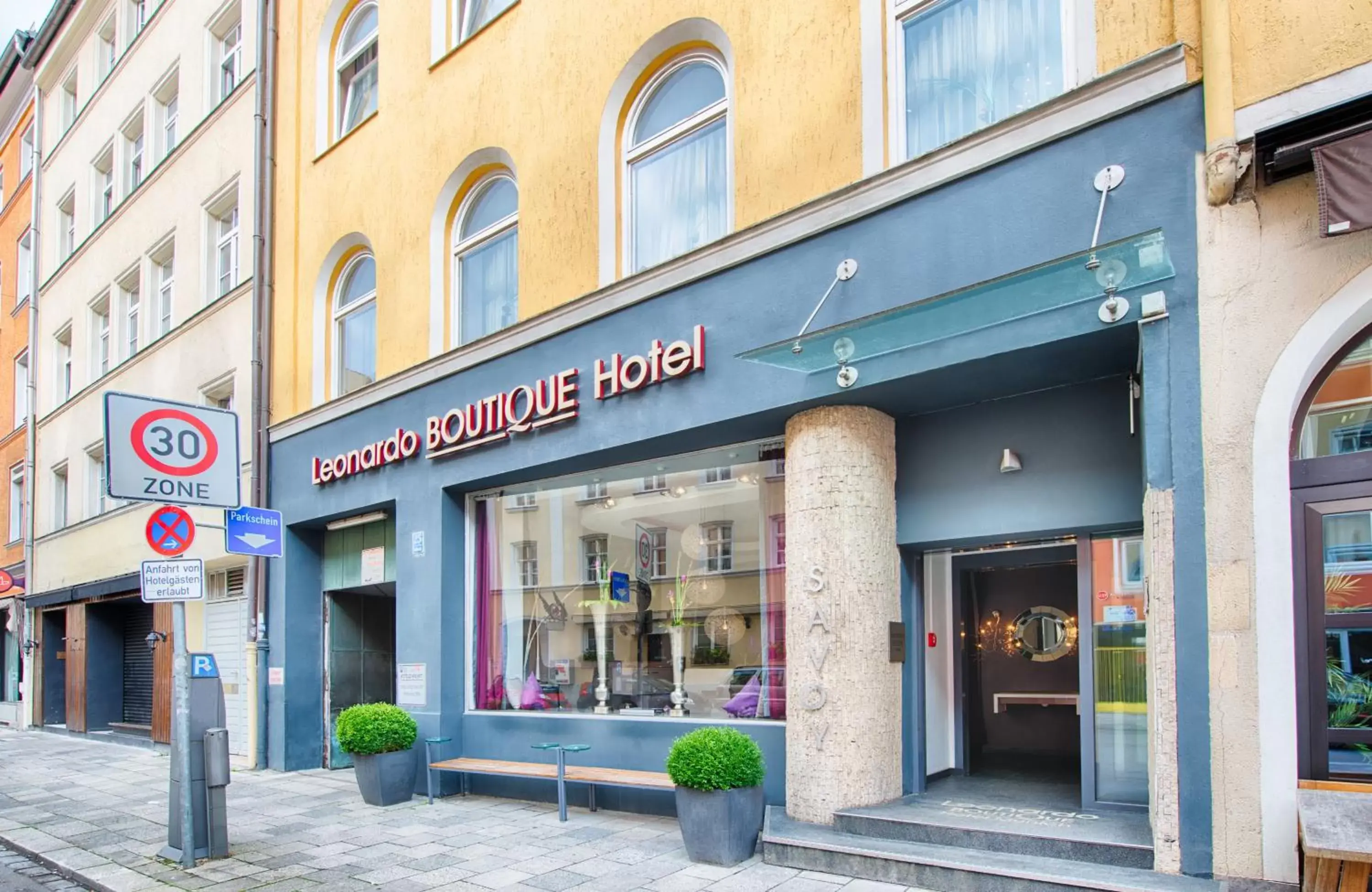 Facade/entrance in Leonardo Boutique Hotel Munich