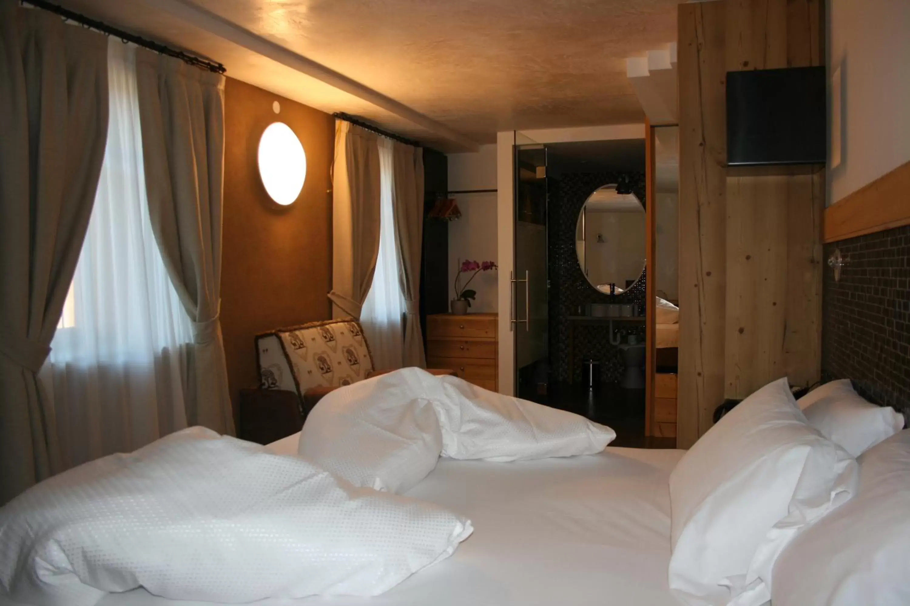 Photo of the whole room, Bed in Hotel Orso Grigio