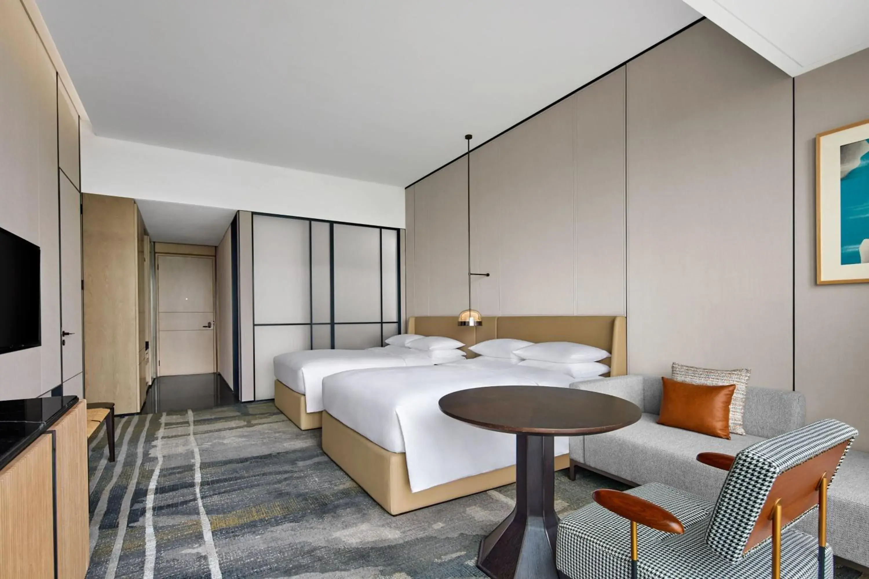 Photo of the whole room, Bed in Sheraton Chengdu Pidu