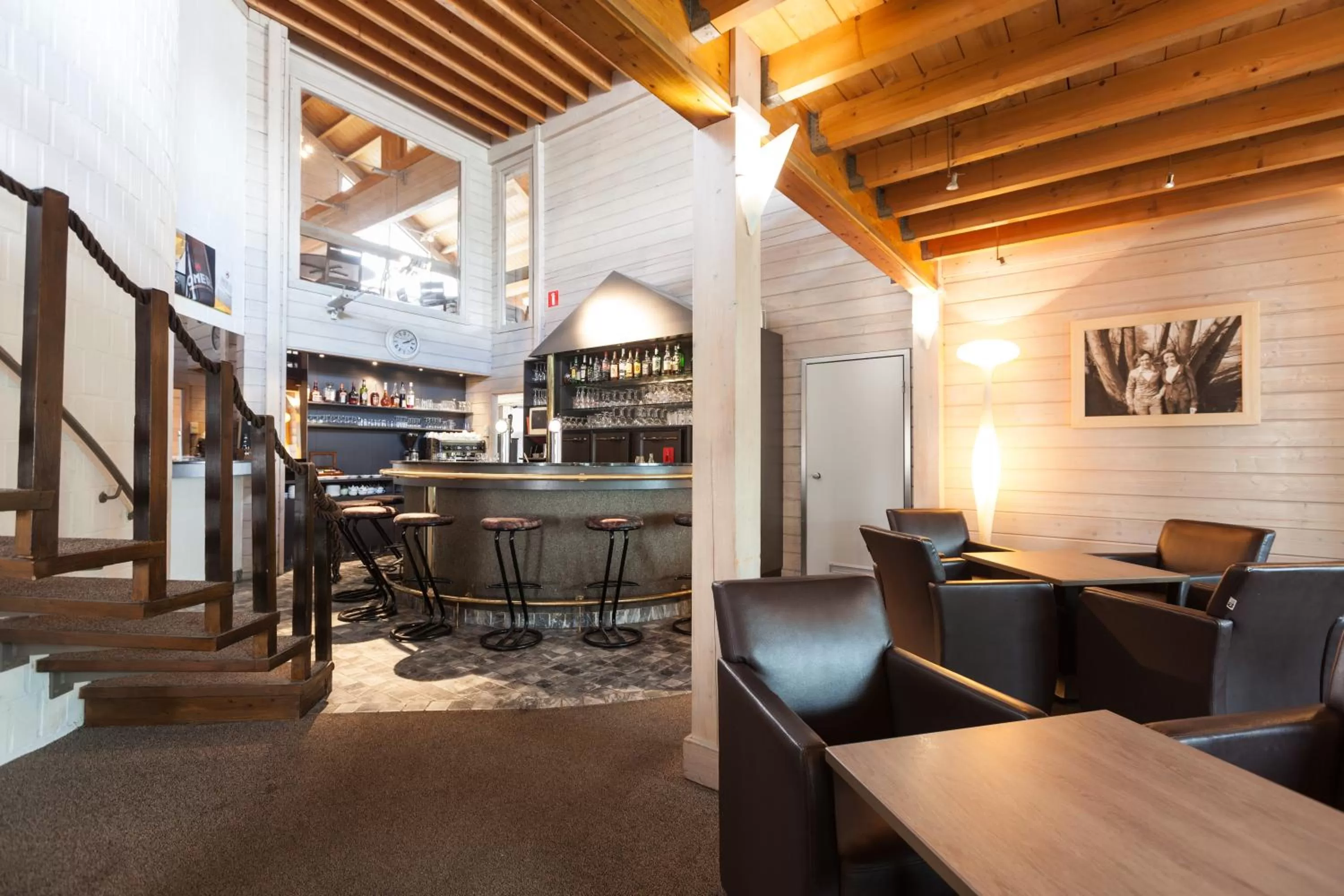 Lounge or bar in Flanders Lodge Hotel