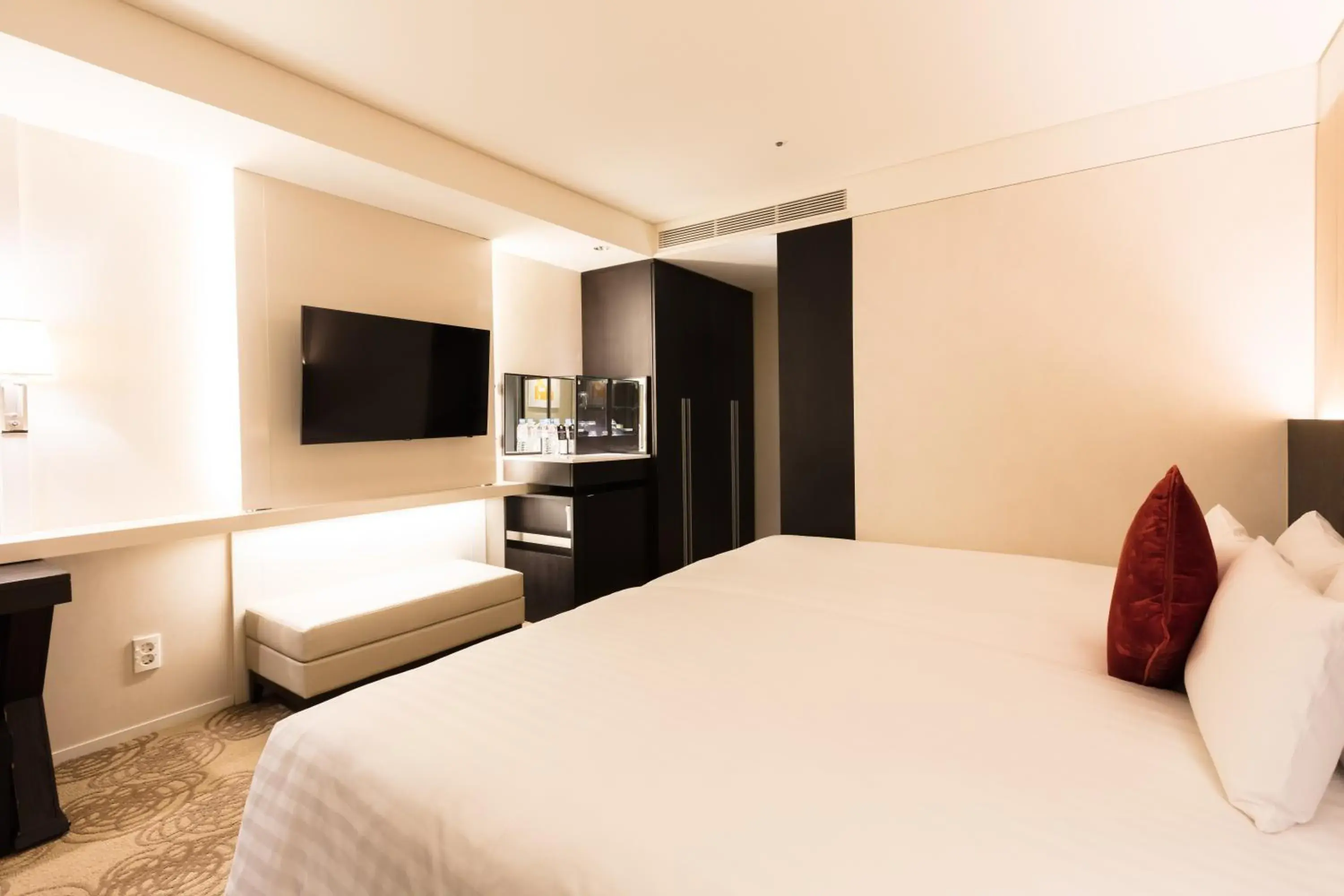 Bed in Solaria Nishitetsu Hotel Seoul Myeongdong