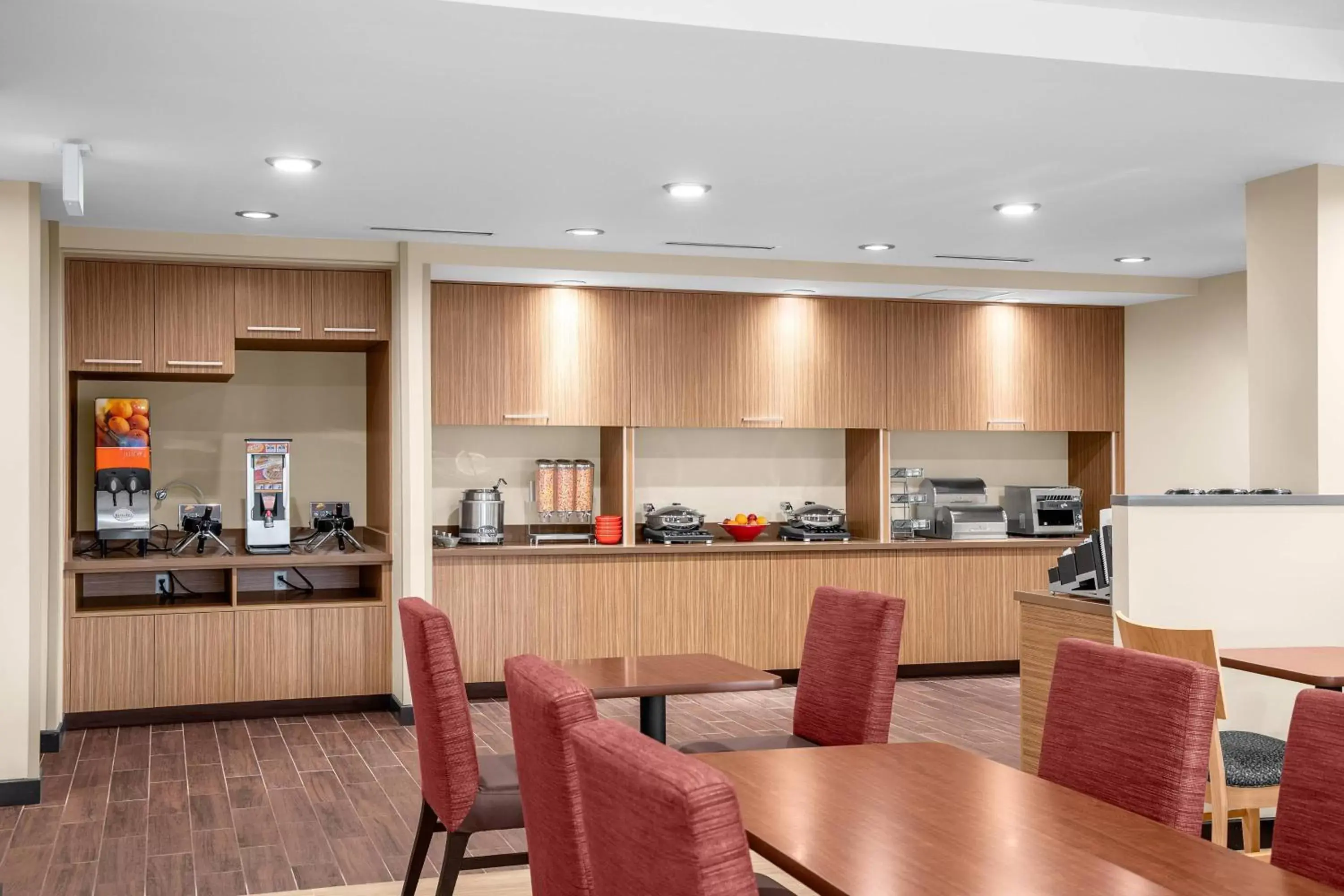 Restaurant/Places to Eat in TownePlace Suites Cincinnati Fairfield