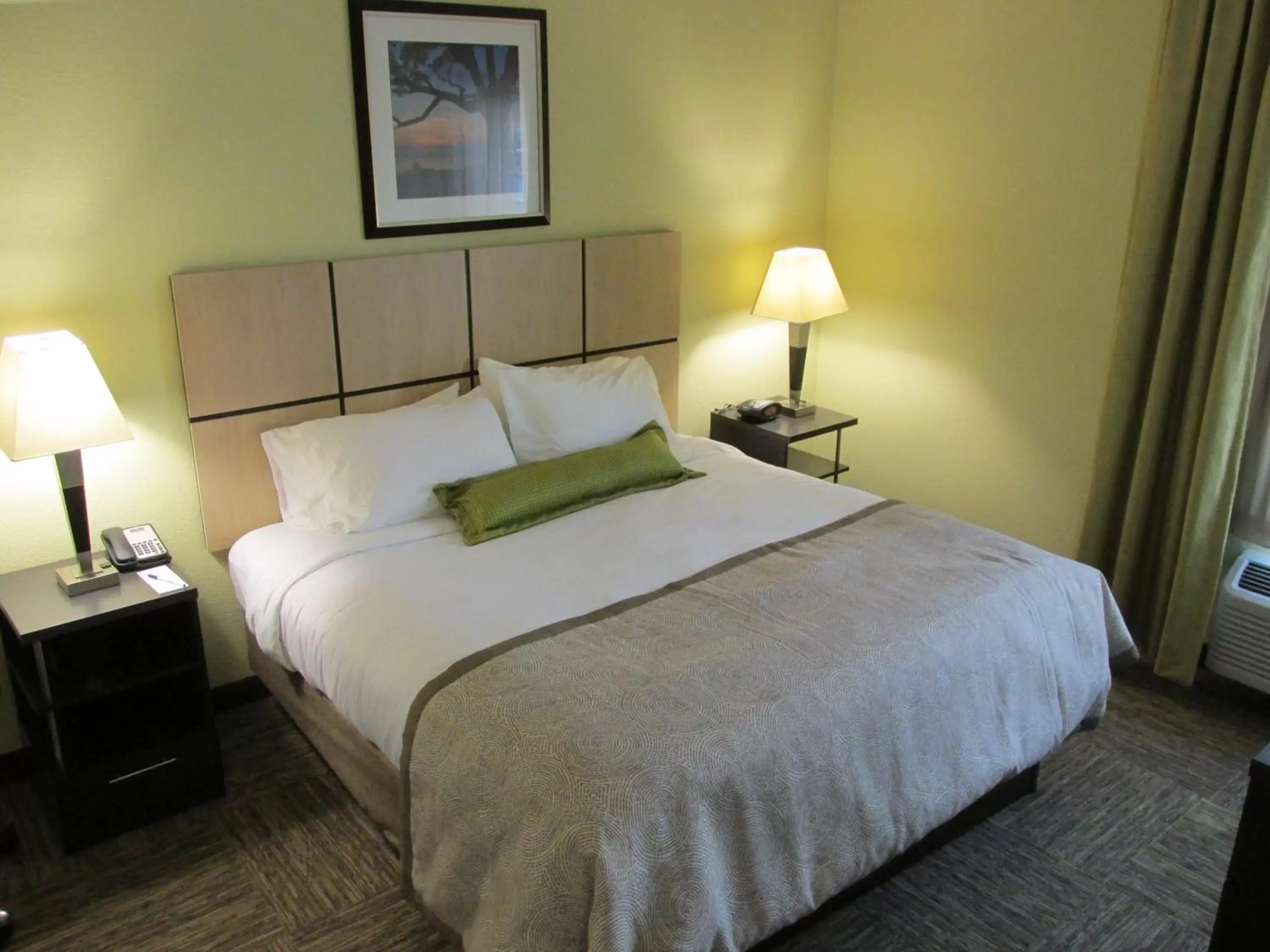 Photo of the whole room, Bed in Candlewood Suites Greenville, an IHG Hotel