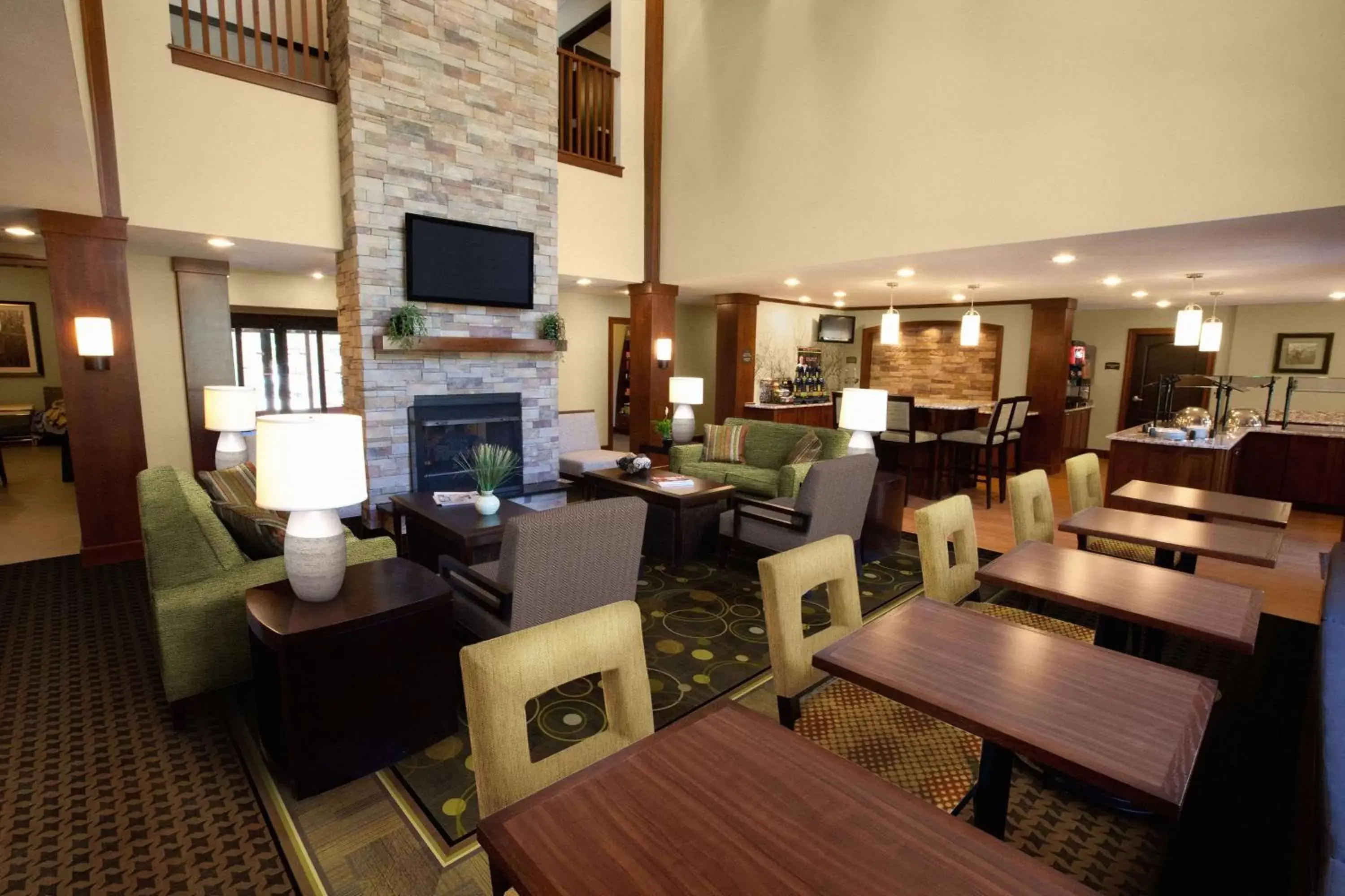 Communal lounge/ TV room, Restaurant/Places to Eat in Sonesta ES Suites Dallas - Las Colinas
