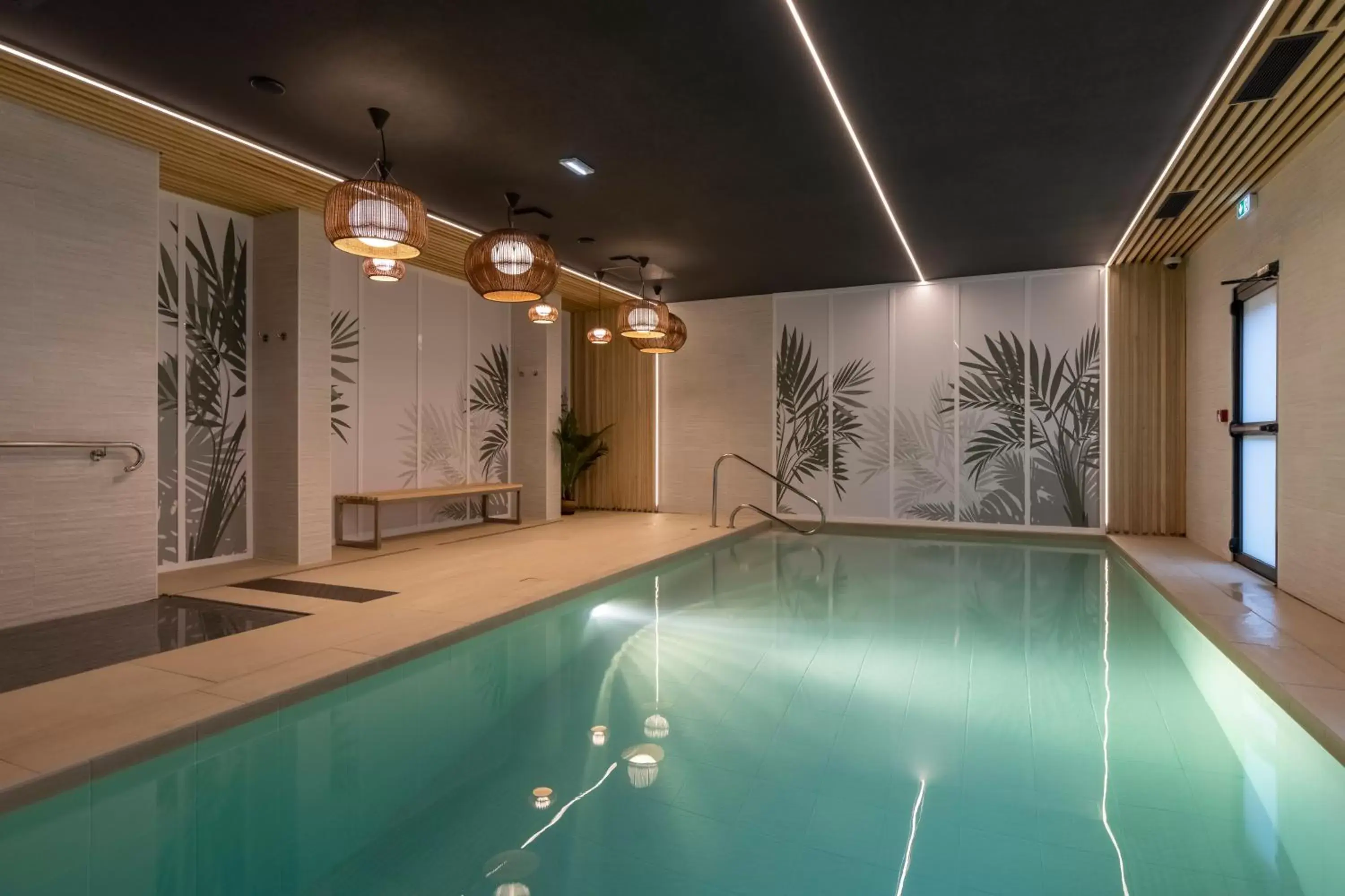 Swimming Pool in PADJA Hôtel & Spa Vannes