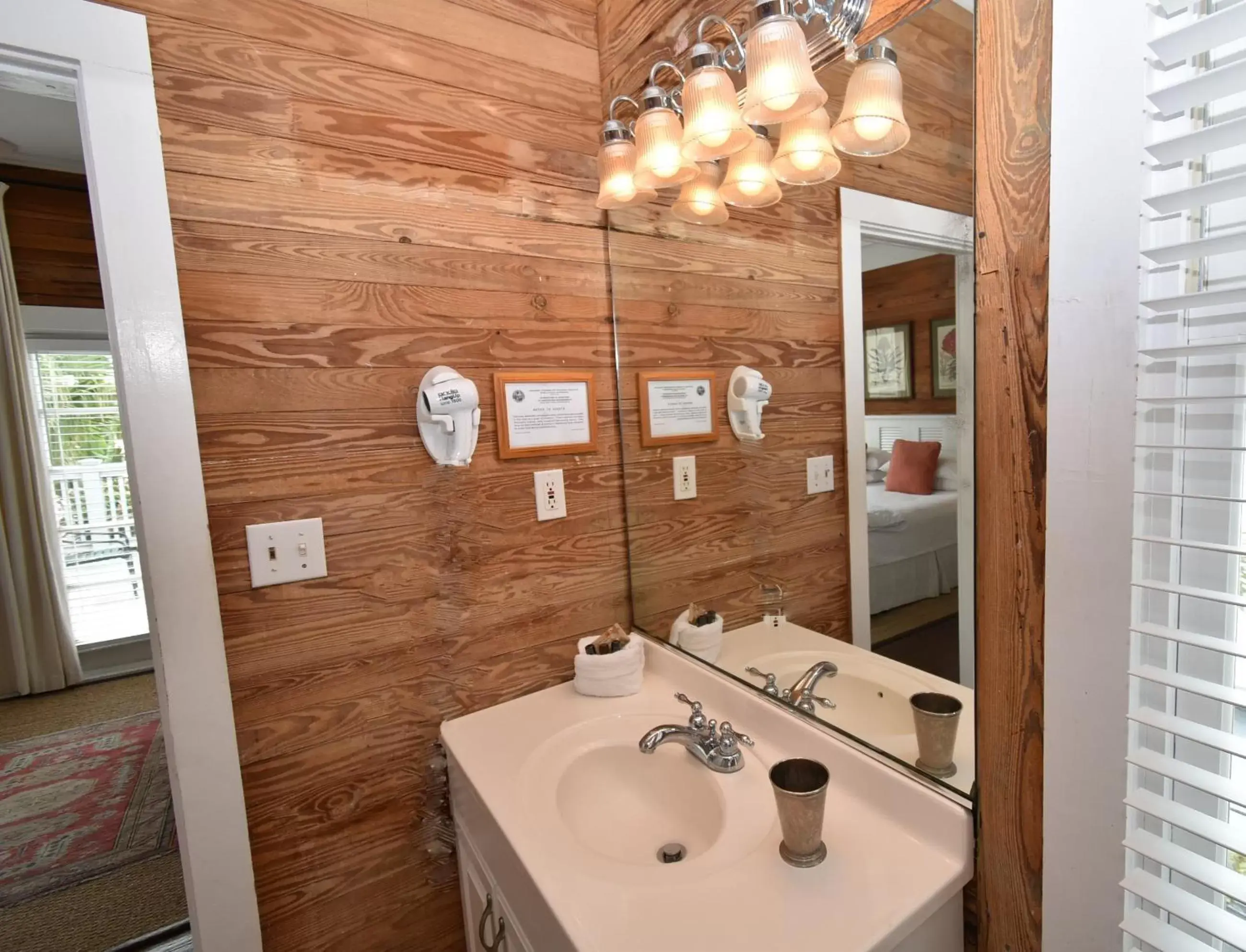 Bathroom in Simonton Court Historic Inn & Cottages