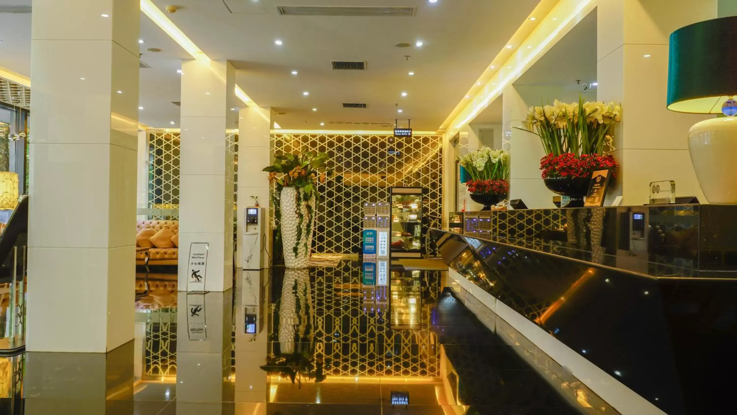 Lobby or reception in Paco Hotel Ouzhuang Metro Guangzhou-Free shuttle to Canton fair