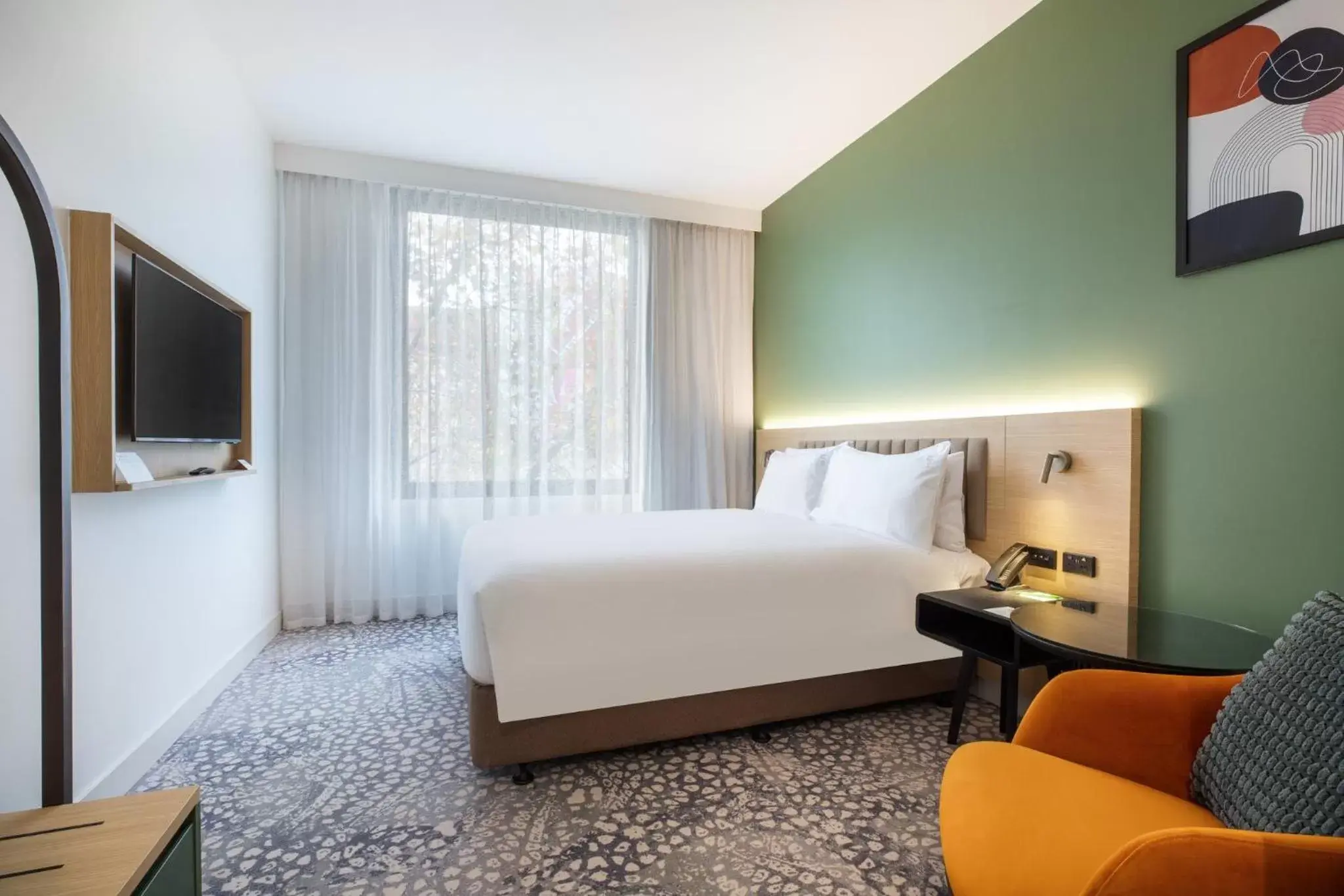 Photo of the whole room, Bed in Holiday Inn Dandenong, an IHG Hotel