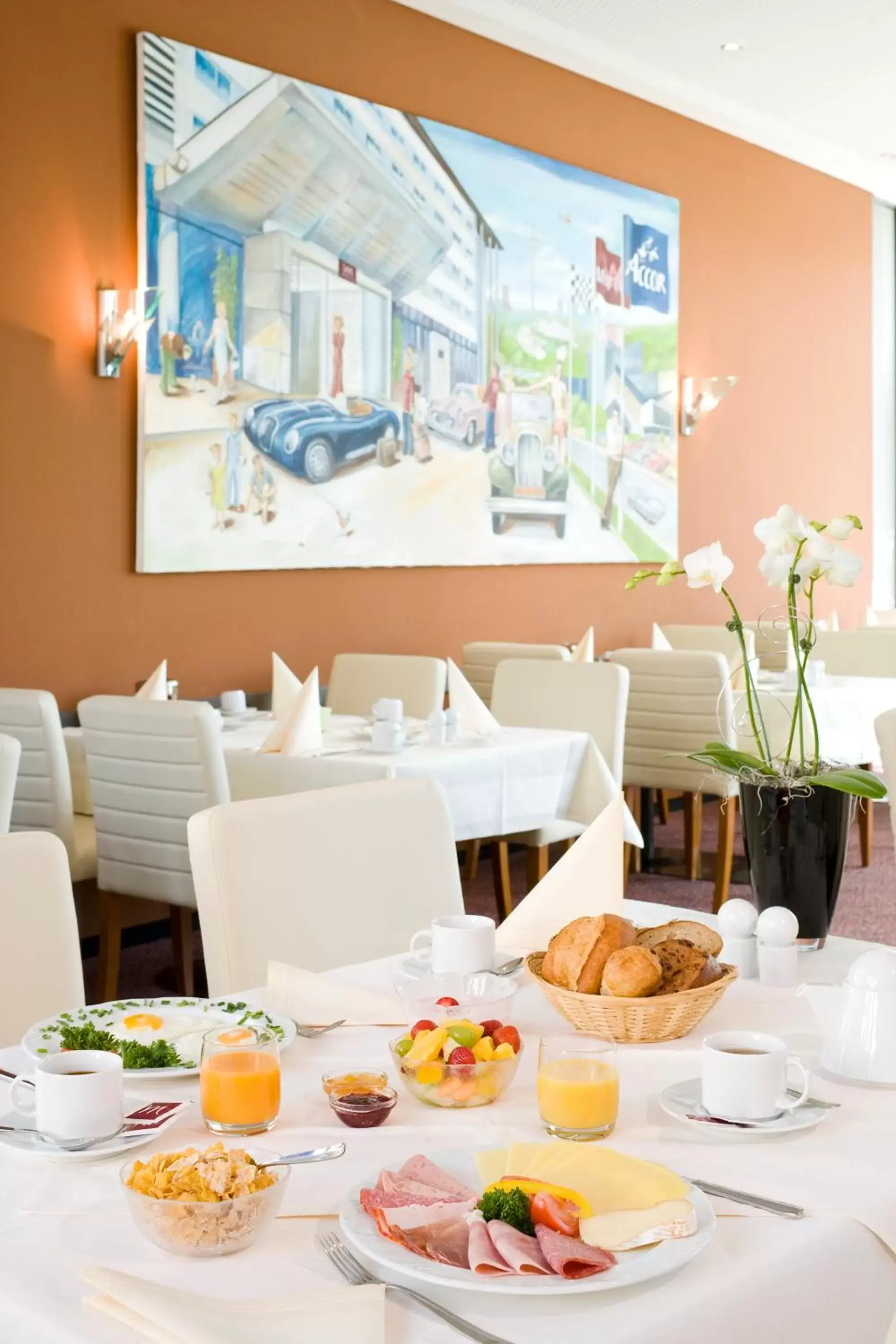 Restaurant/Places to Eat in Mercure Hotel Plaza Essen