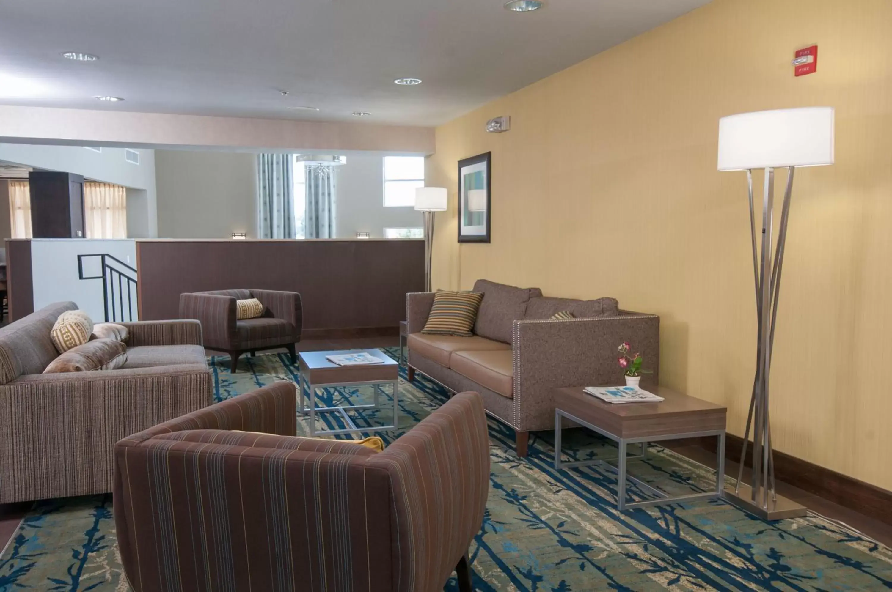 Property building, Seating Area in Holiday Inn Express Hotel & Suites San Antonio - Rivercenter Area, an IHG Hotel