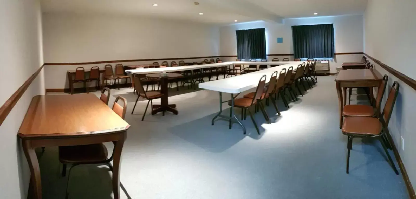 Meeting/conference room in Denison Inn & Suites