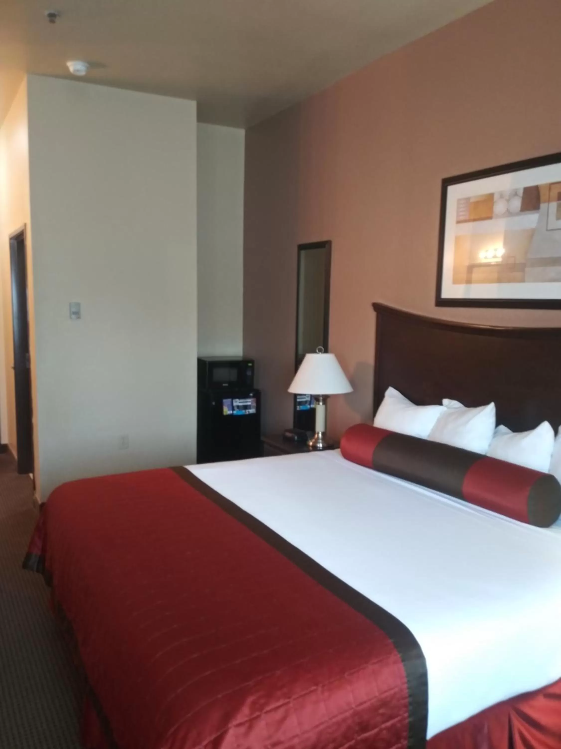 Bedroom, Bed in Baymont by Wyndham Wheeler