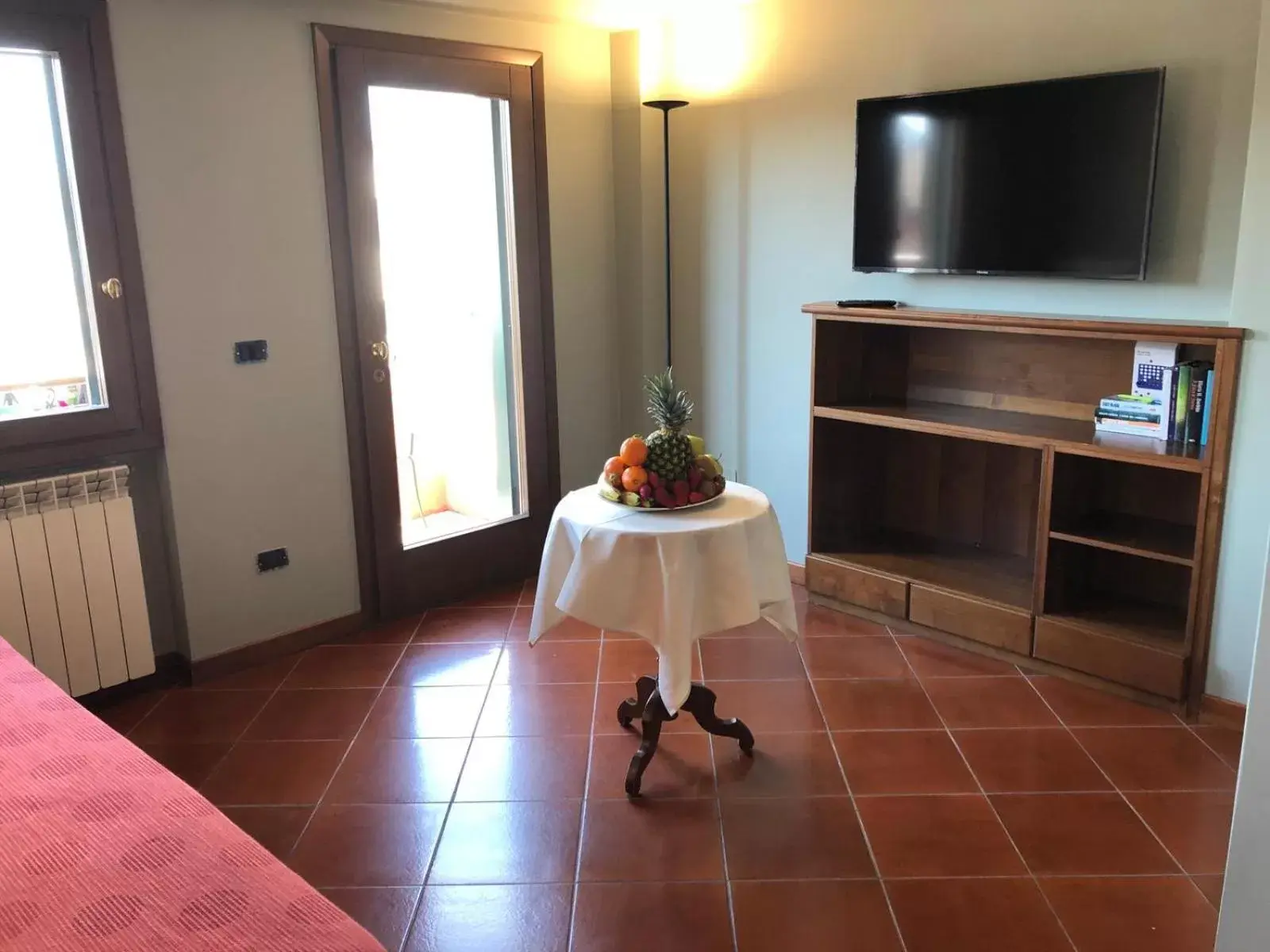 Other, TV/Entertainment Center in Hotel Tiziano