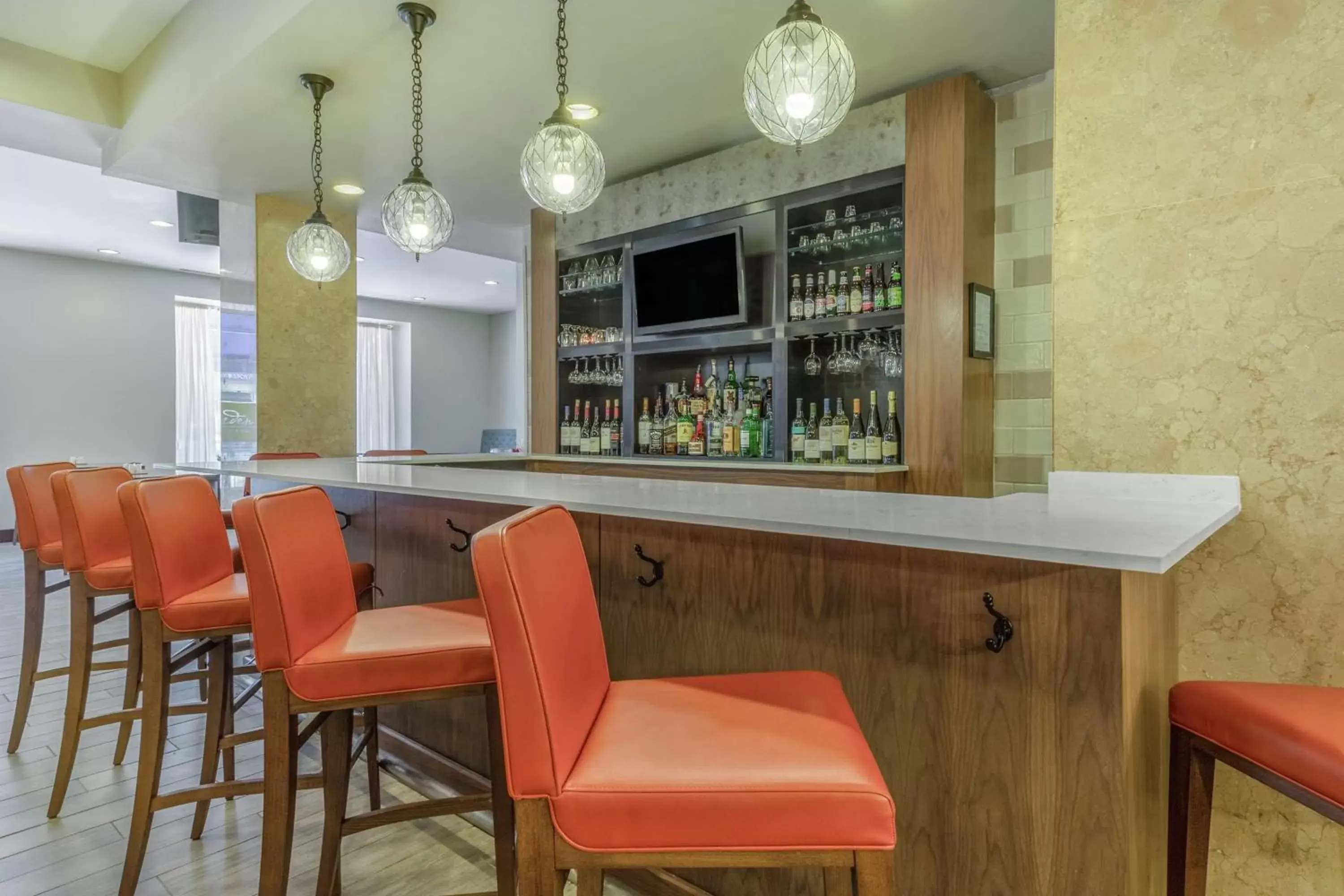 Lounge or bar in Hilton Garden Inn Indianapolis Downtown Lounge or bar in Hilton Garden Inn Indianapolis Downtown