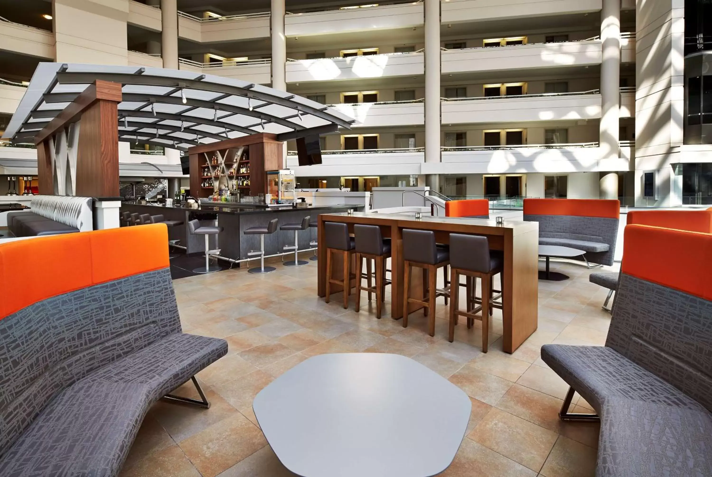 Lounge or bar in Embassy Suites by Hilton Washington DC Chevy Chase Pavilion