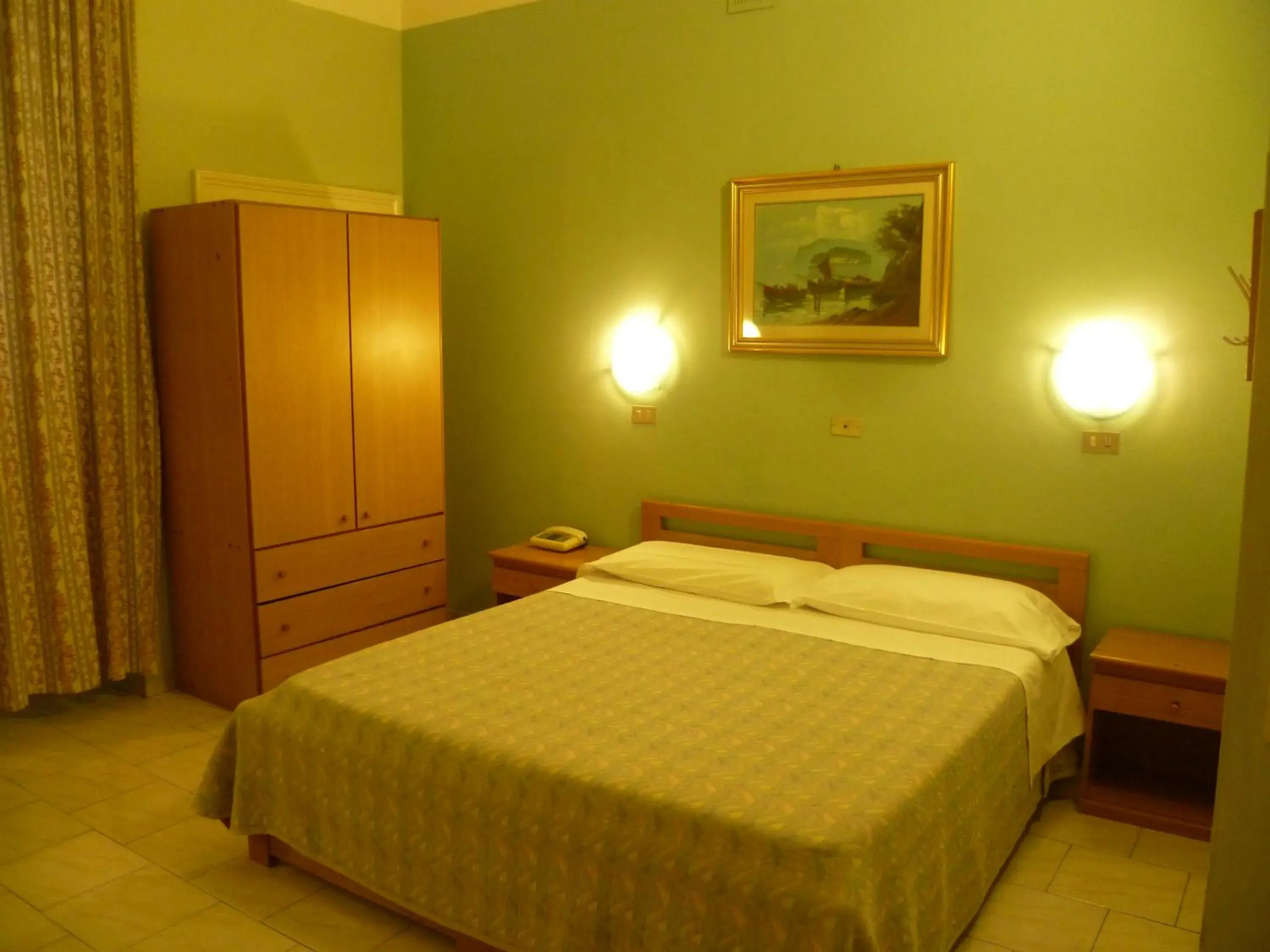 Bedroom, Bed in Hotel Pensione Romeo