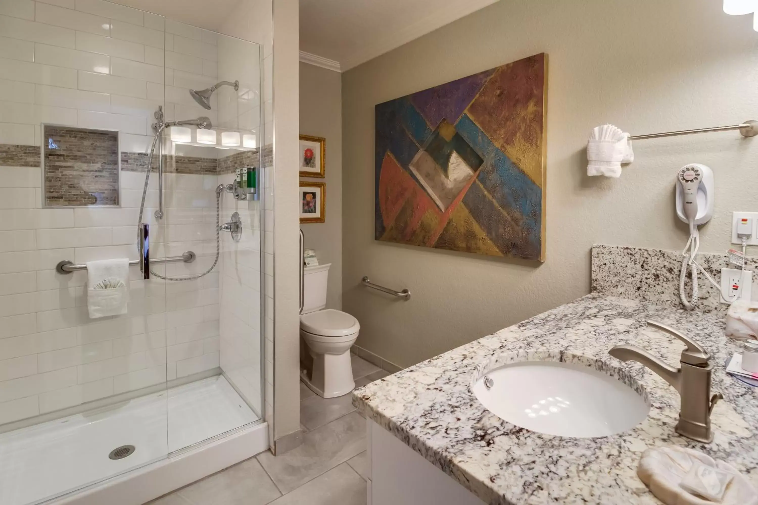 Bathroom in Twin Peaks Lodge & Hot Springs