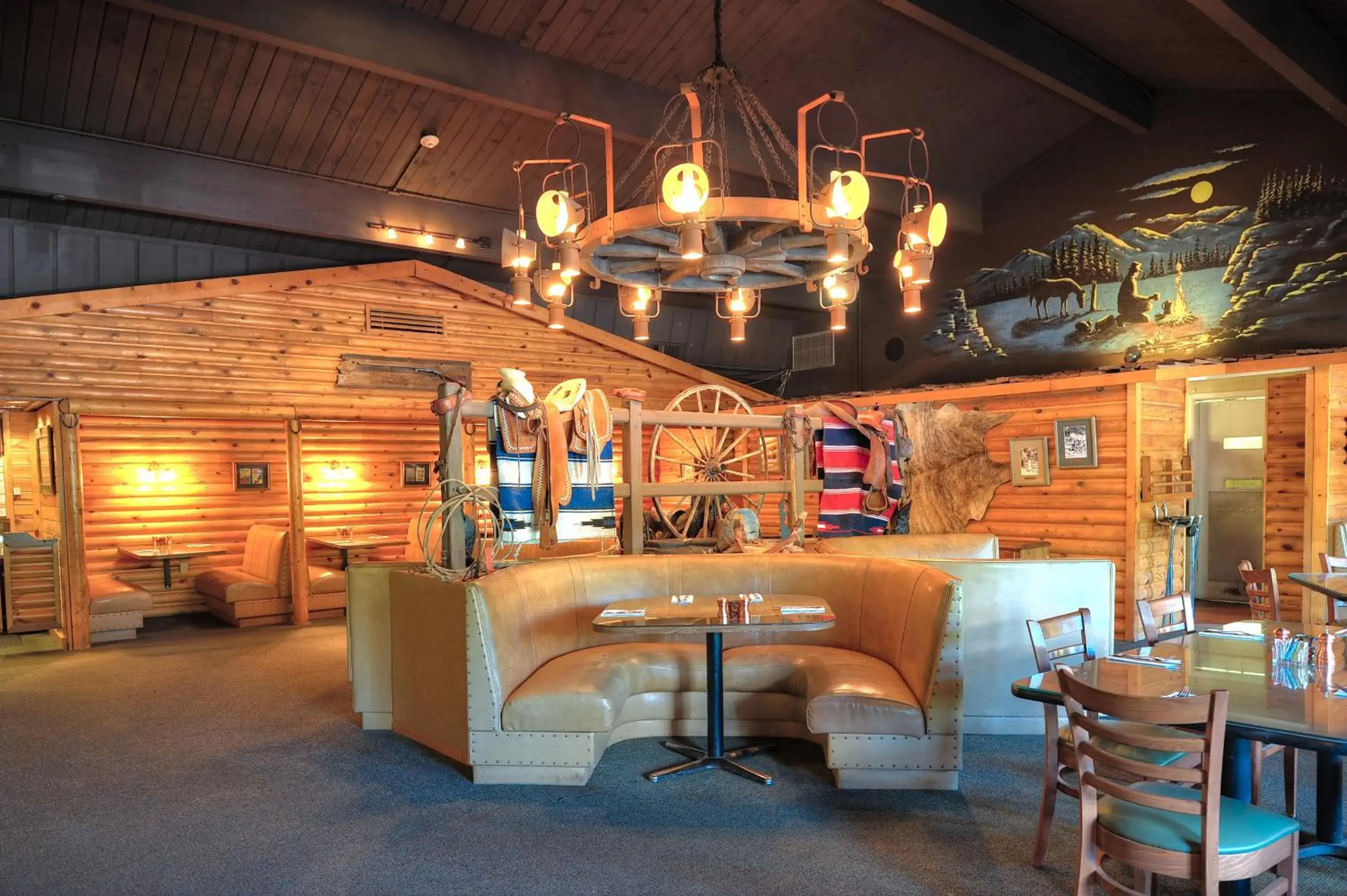 Restaurant/Places to Eat in Kohl's Ranch Lodge