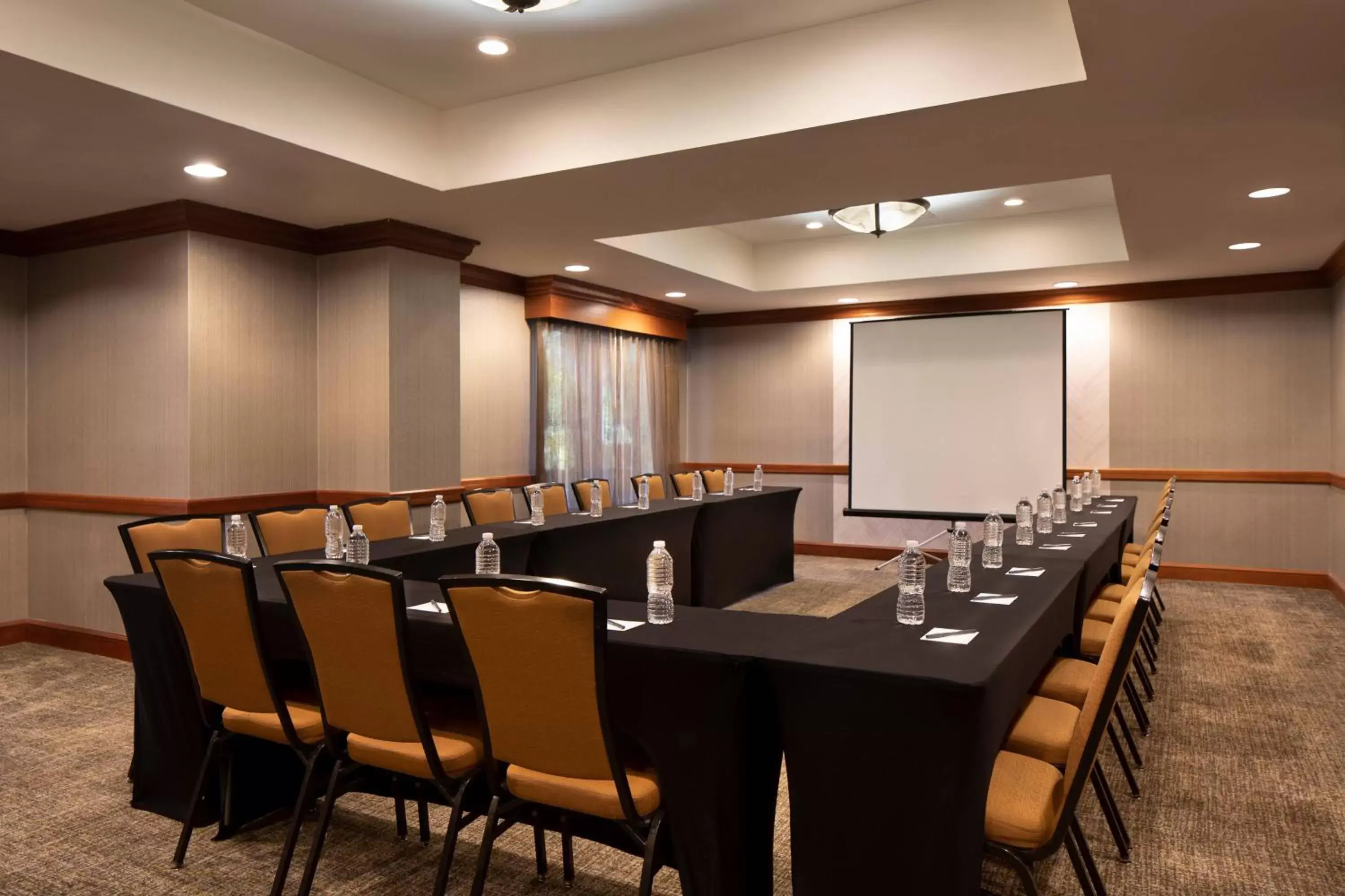 Meeting/conference room in SpringHill Suites by Marriott Tampa Westshore