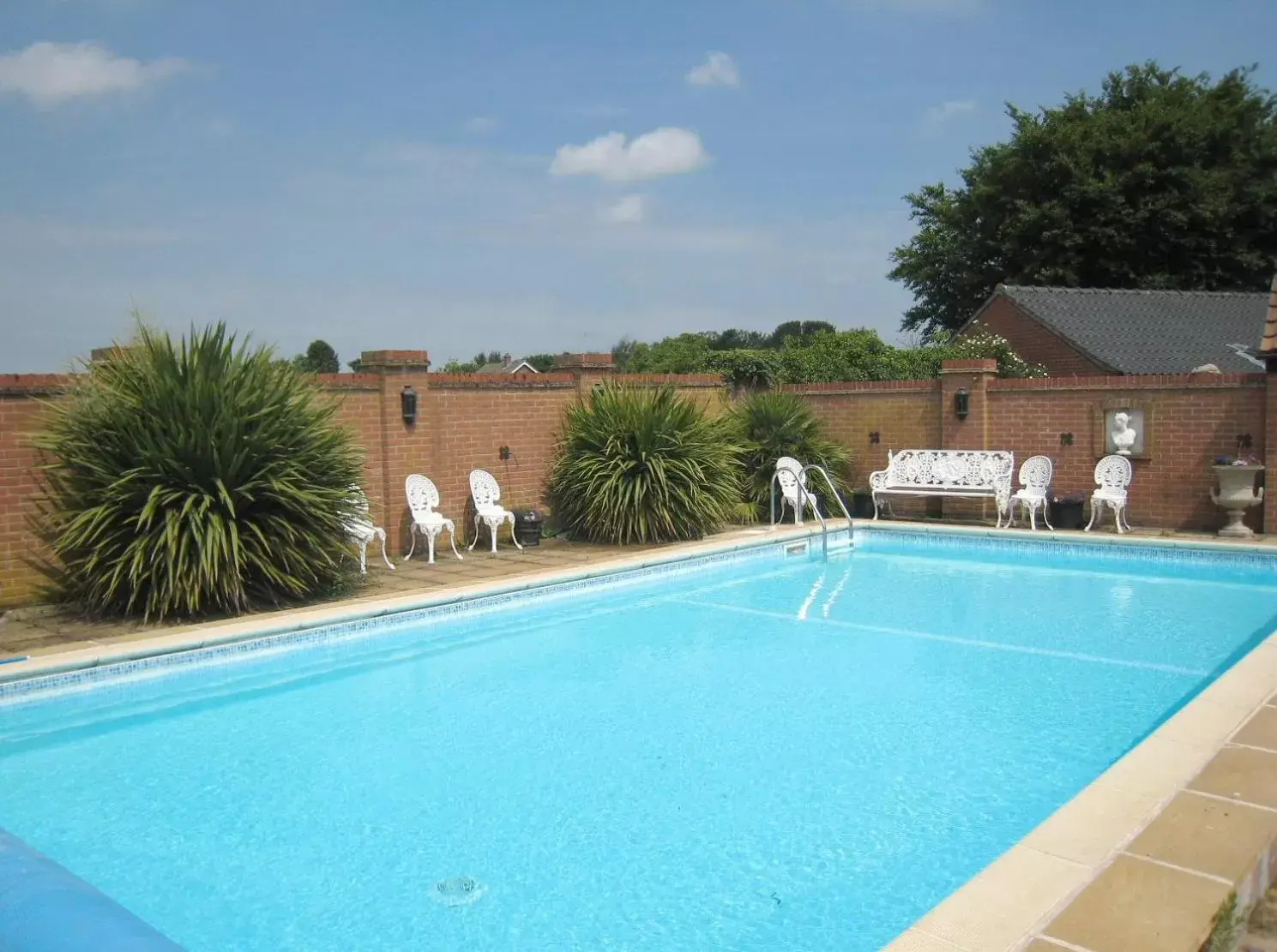 Patio, Swimming Pool in Old Rectory Hotel, Crostwick