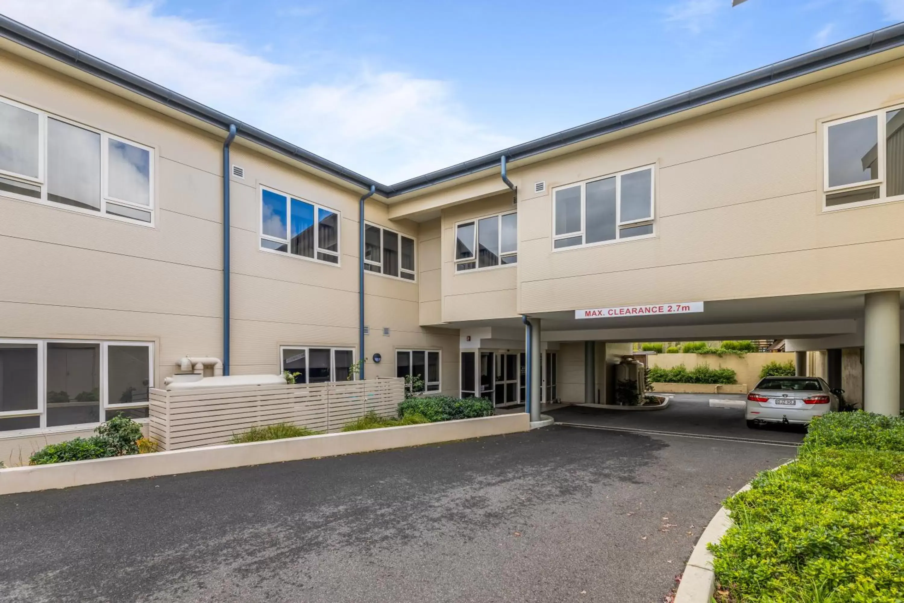 Property Building in Lithgow Workies Club Motel