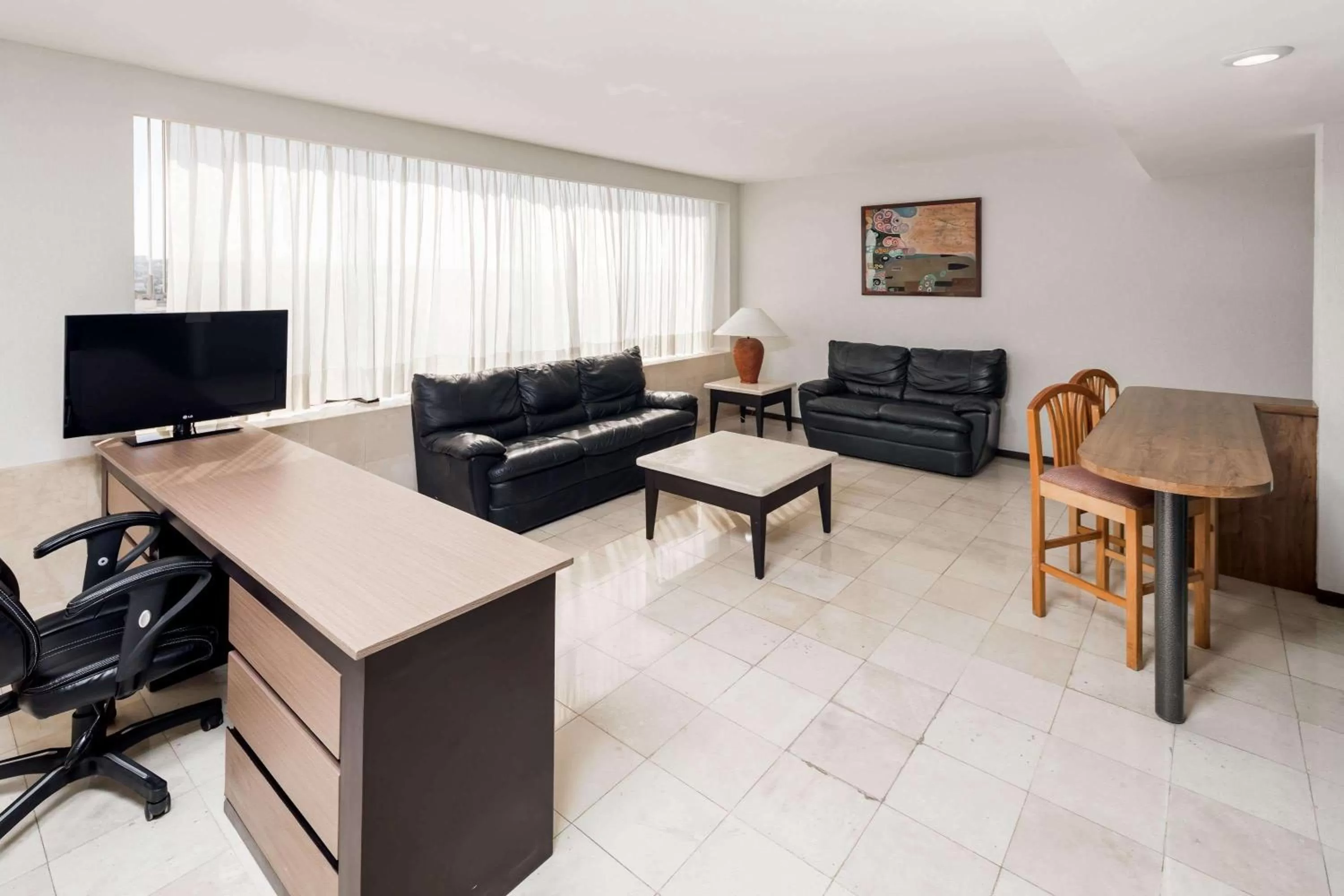 Photo of the whole room in Ramada Hola Culiacan