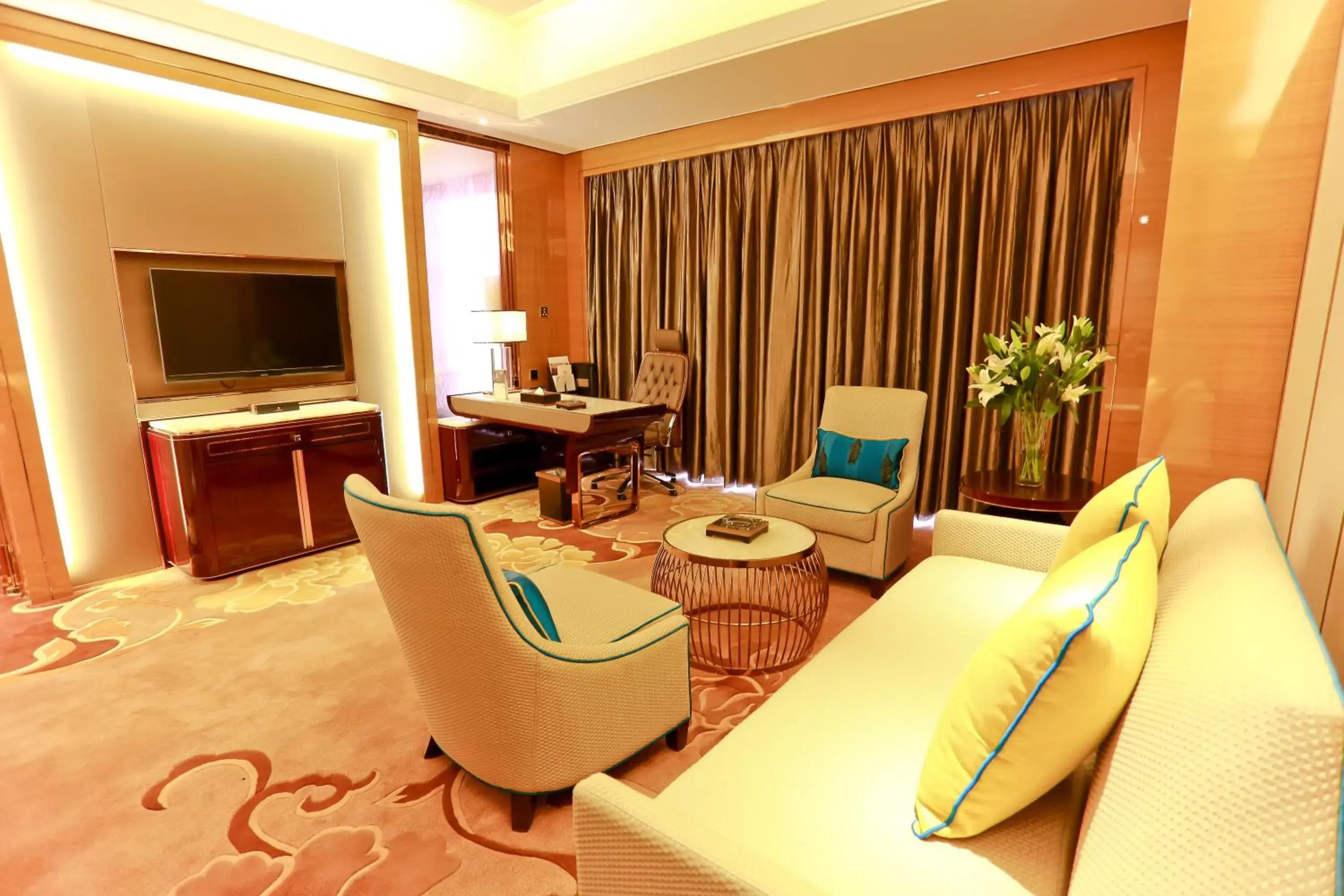 Living room, Seating Area in Jin Jiang International Hotel Urumqi