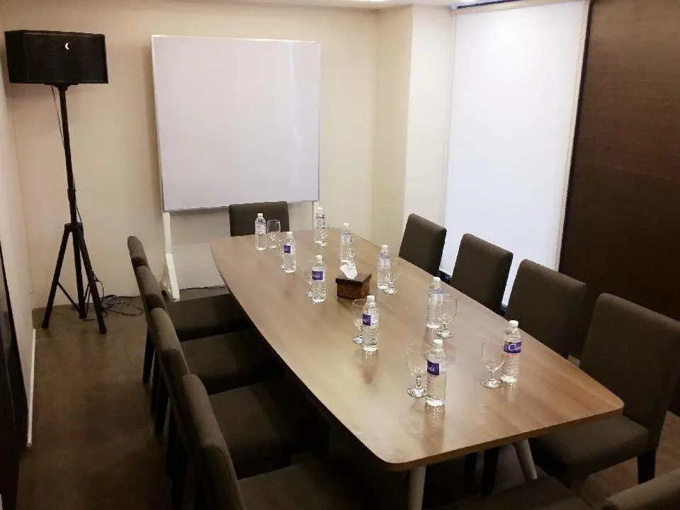 Meeting/conference room in GT Hotel Iloilo