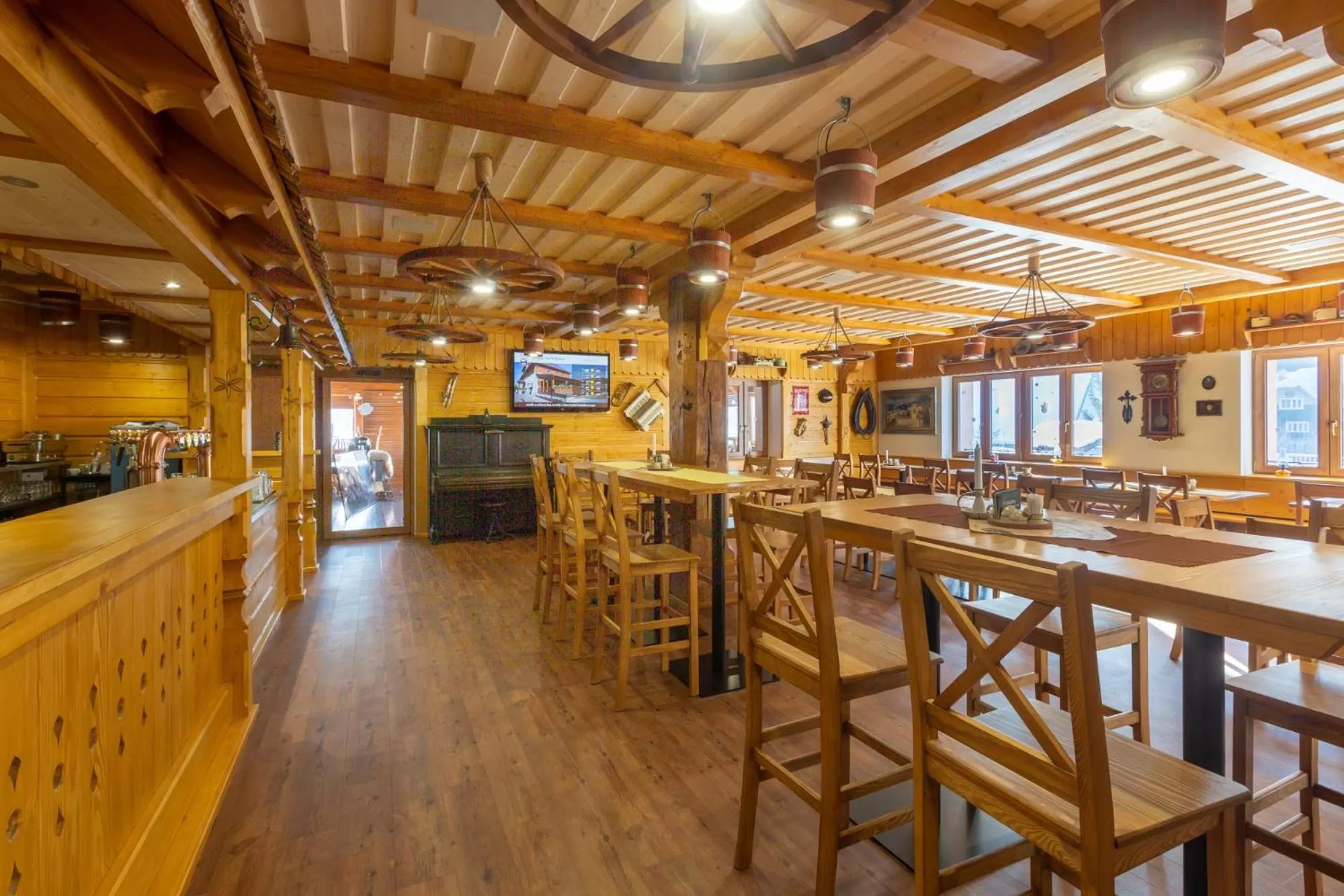 Restaurant/places to eat in Relax hotel Valaška