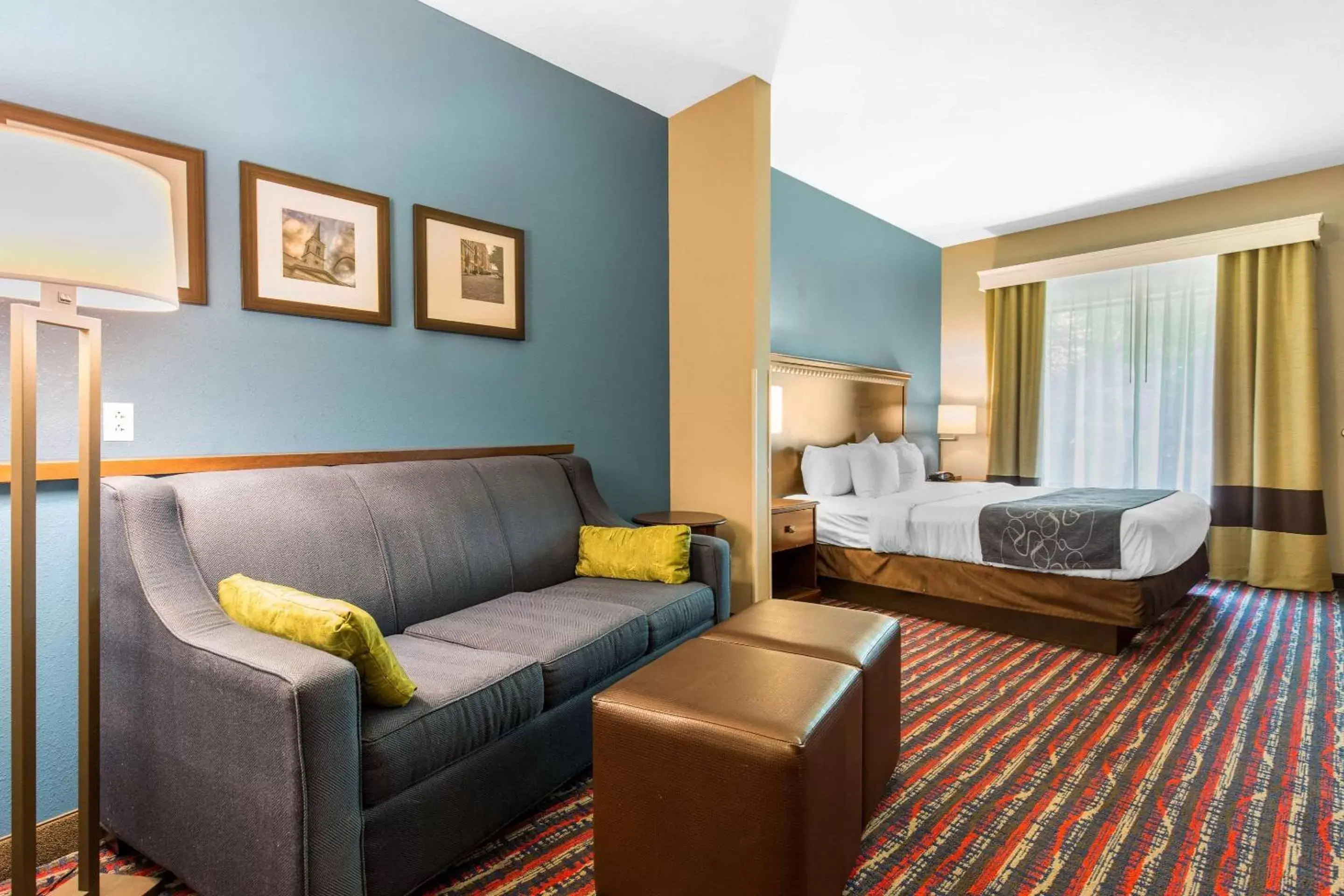 Bed in Comfort Suites Fairview Heights