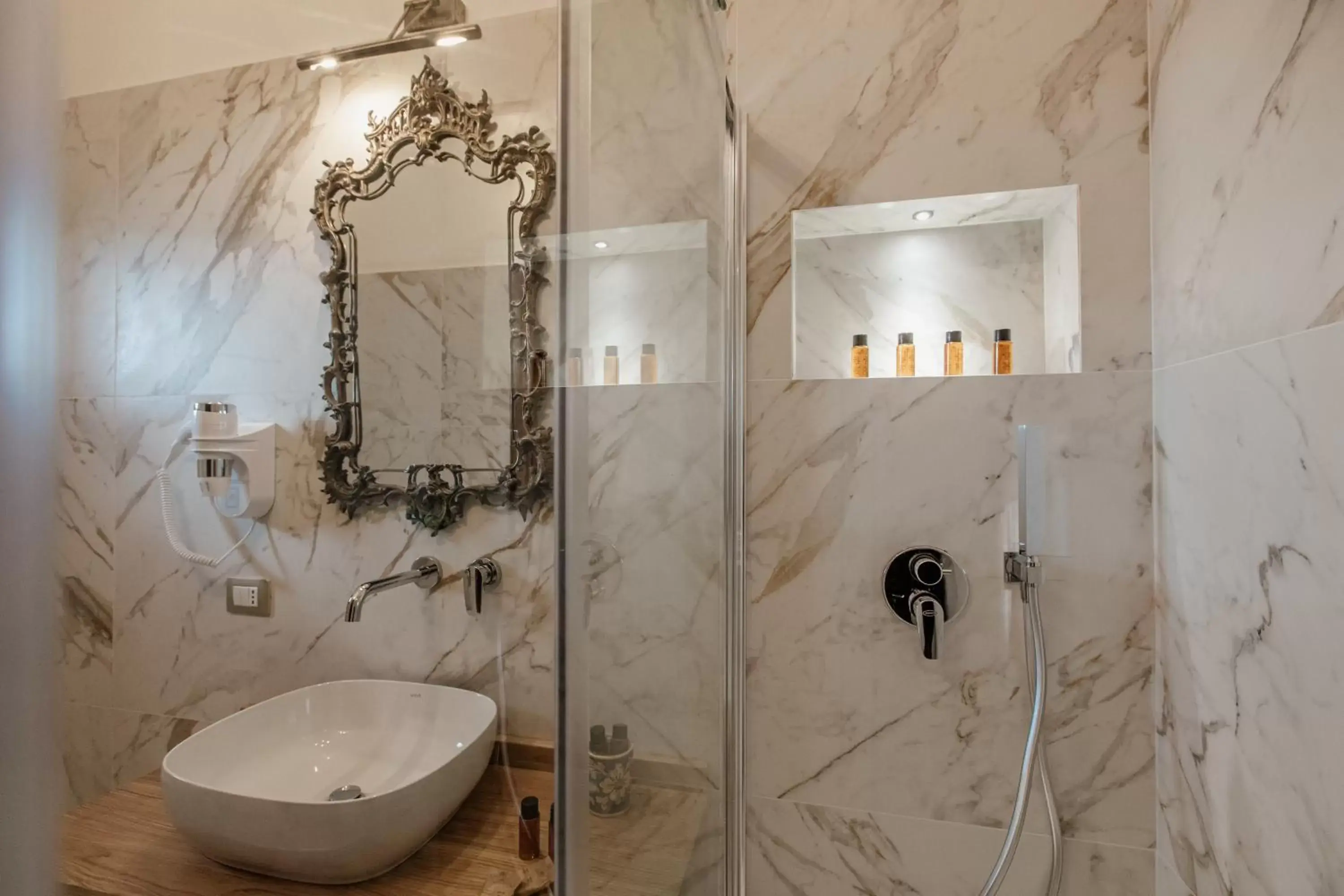 Double Room with Balcony and Sea View in Palazzo Giunta - Porta Marina Ortigia Double Room with Balcony and Sea View in Palazzo Giunta - Porta Marina Ortigia