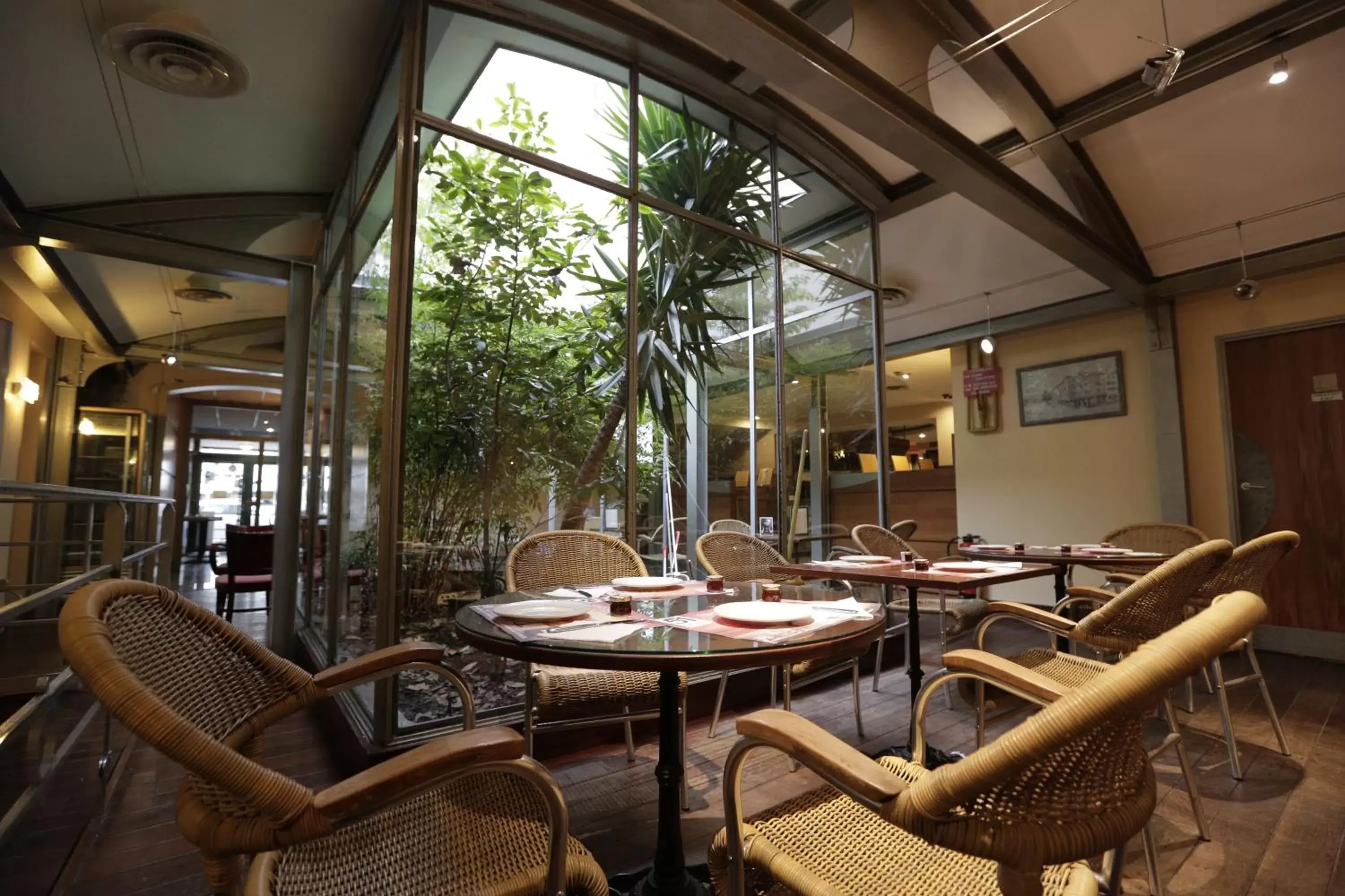 Restaurant/Places to Eat in Hôtel Au Petit Caporal