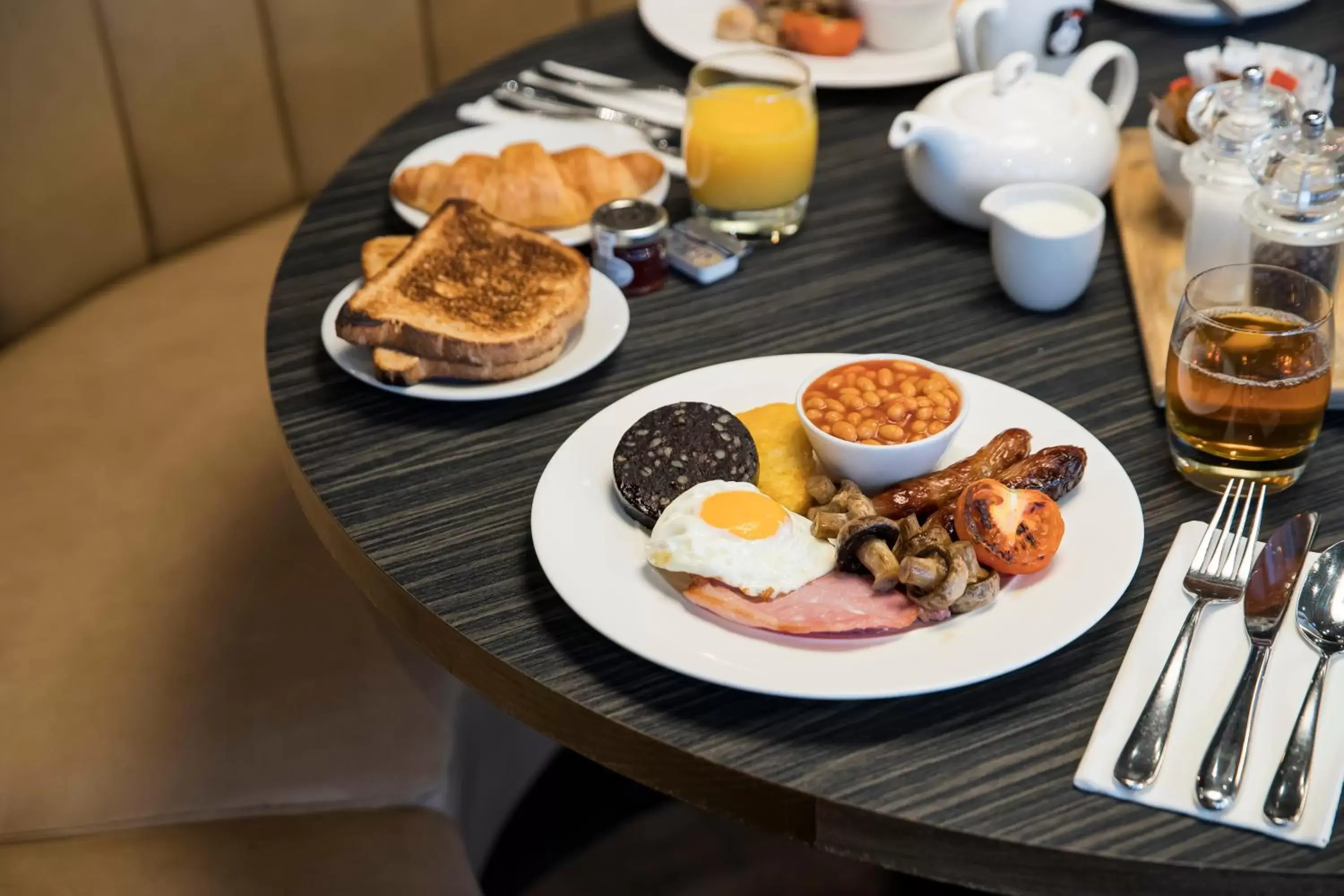 Food, Breakfast in Crowne Plaza Chester, an IHG Hotel