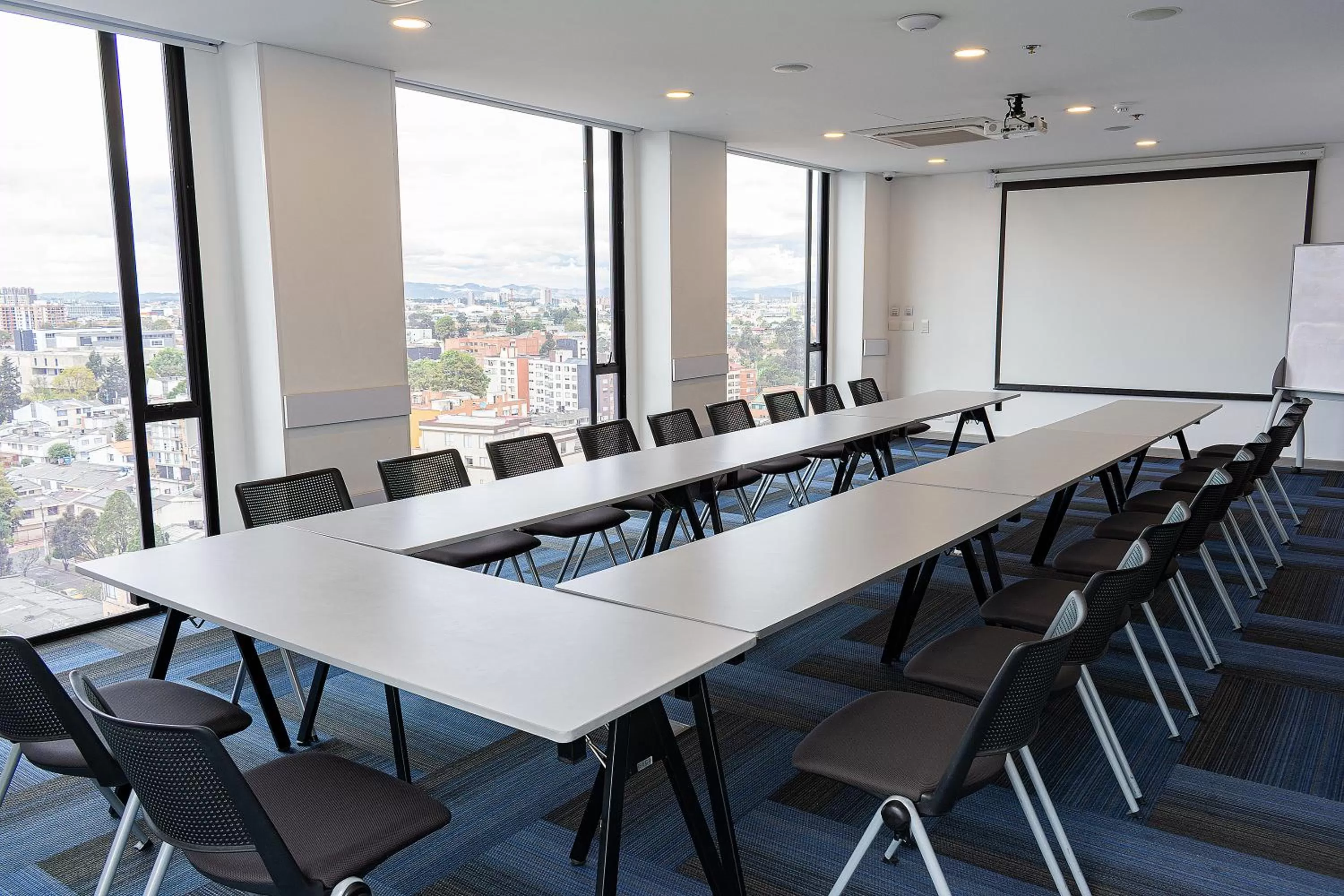 Business facilities in Hotel Black Tower Premium