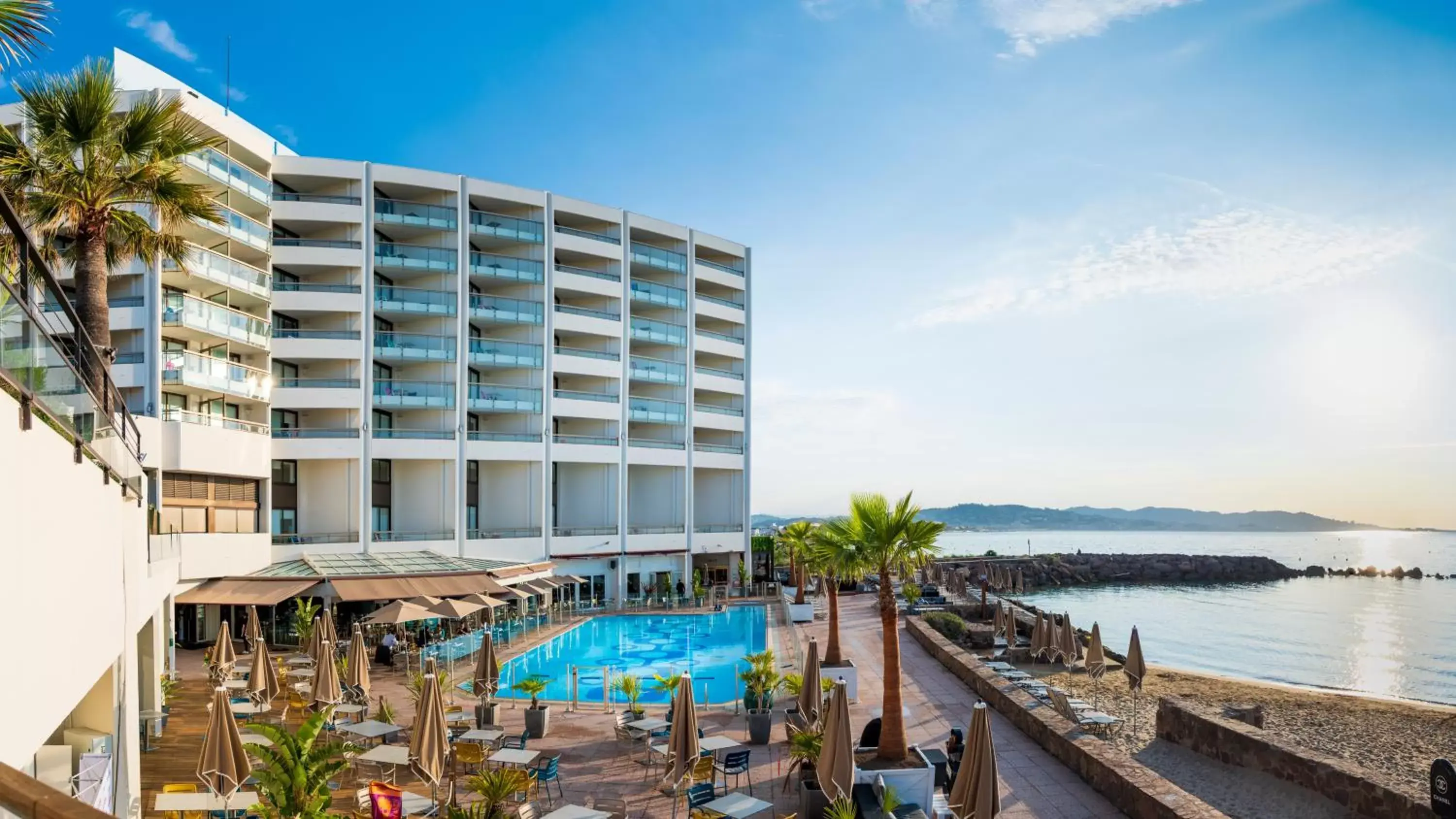Property building, Swimming Pool in Pullman Cannes Mandelieu Royal Casino