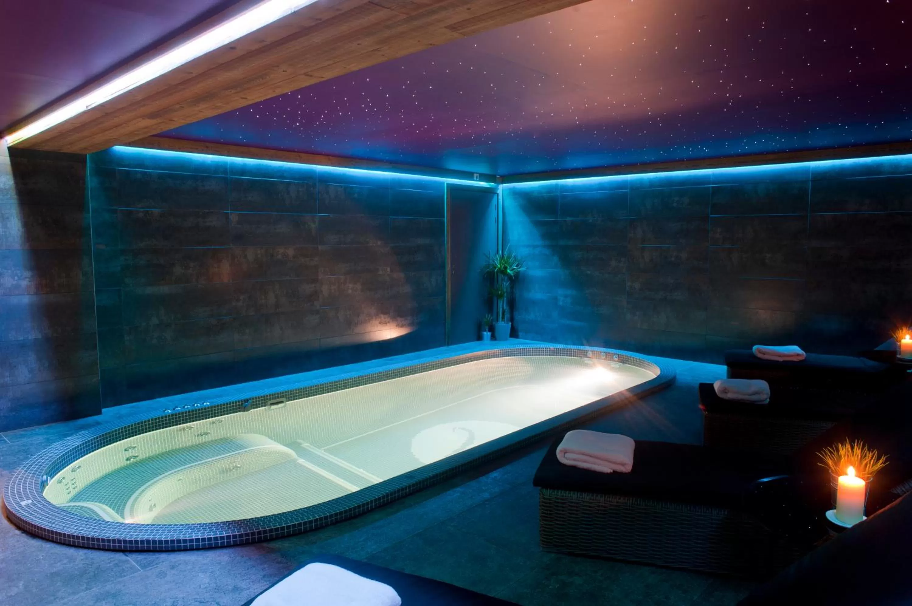 Hot Tub in Chamois d'Or Hotel