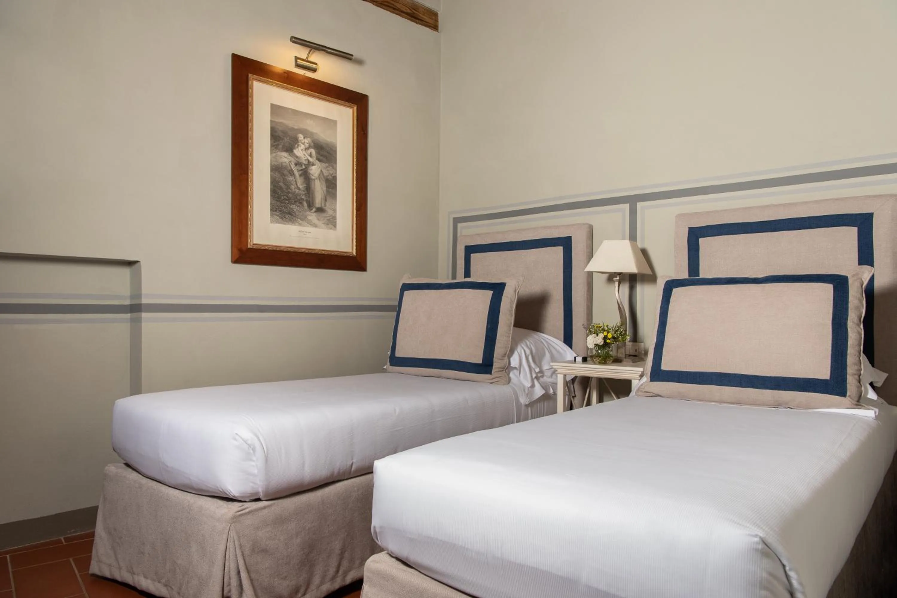 Bedroom, Bed in Relais Villa Olmo - Place of Charme