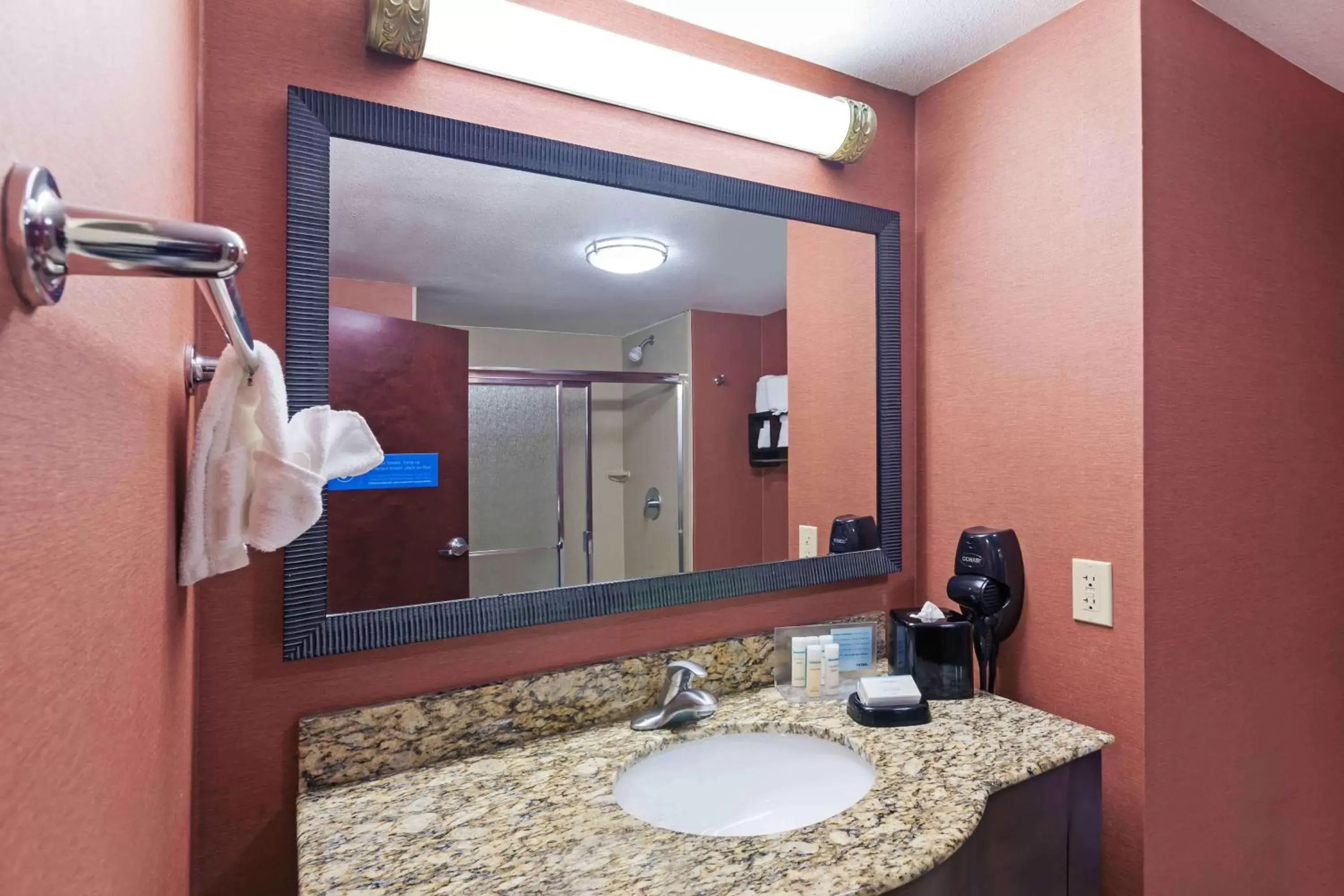 Bathroom in Hampton Inn & Suites Morgan City
