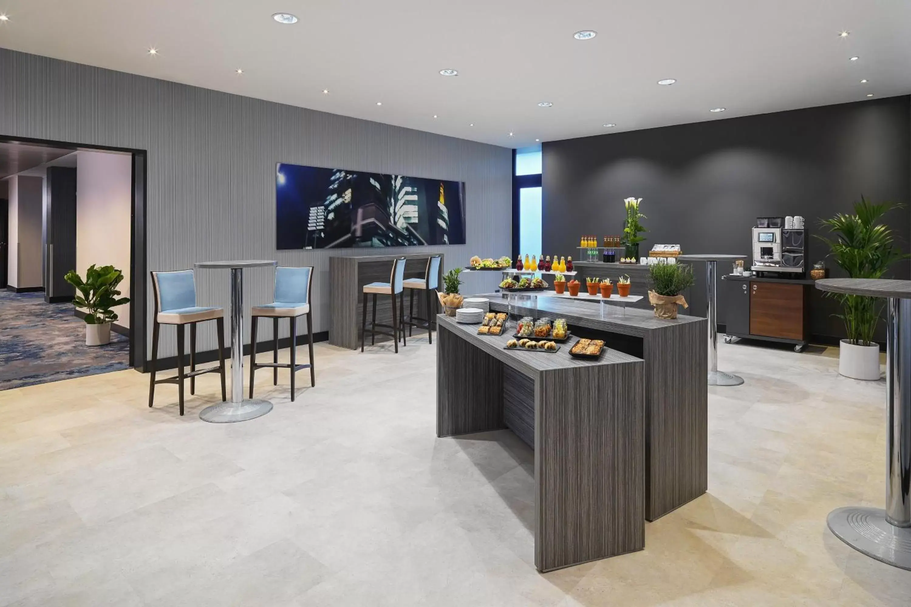 Lounge or bar, Restaurant/Places to Eat in Sheraton Frankfurt Airport Hotel & Conference Center