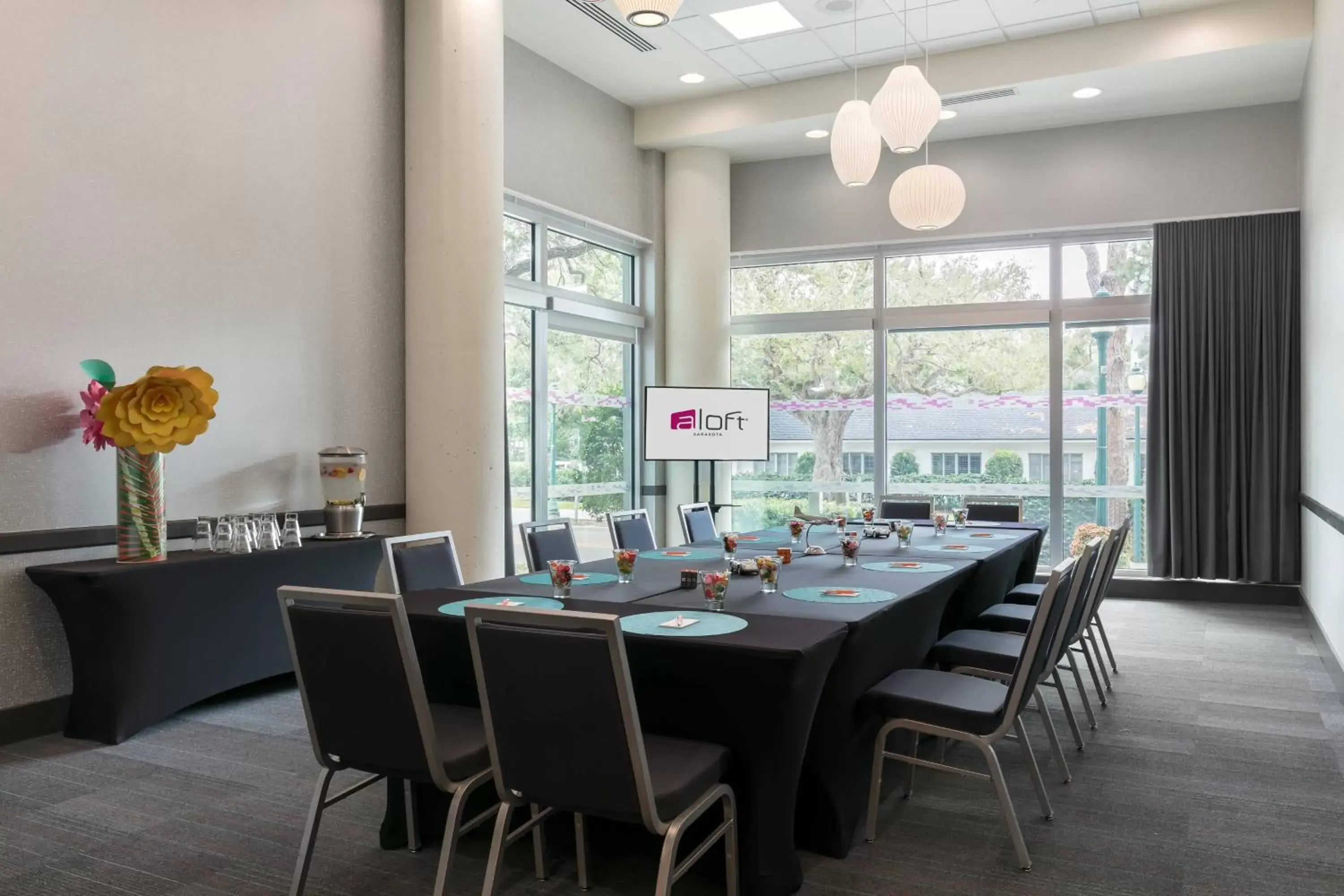 Meeting/conference room, Restaurant/Places to Eat in Aloft Sarasota